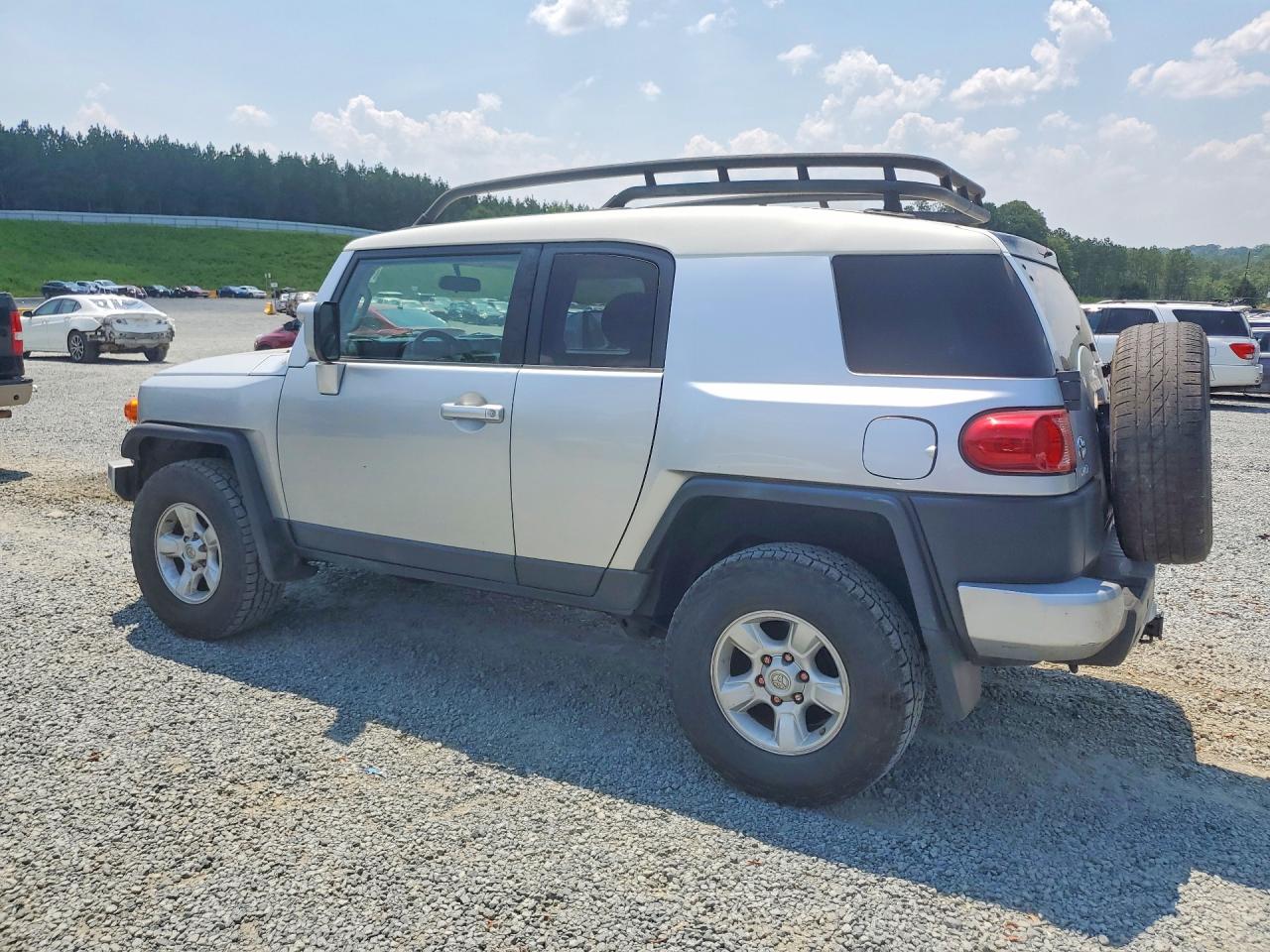 2007 Toyota Fj Cruiser Base Silver vin: JTEBU11F070073333