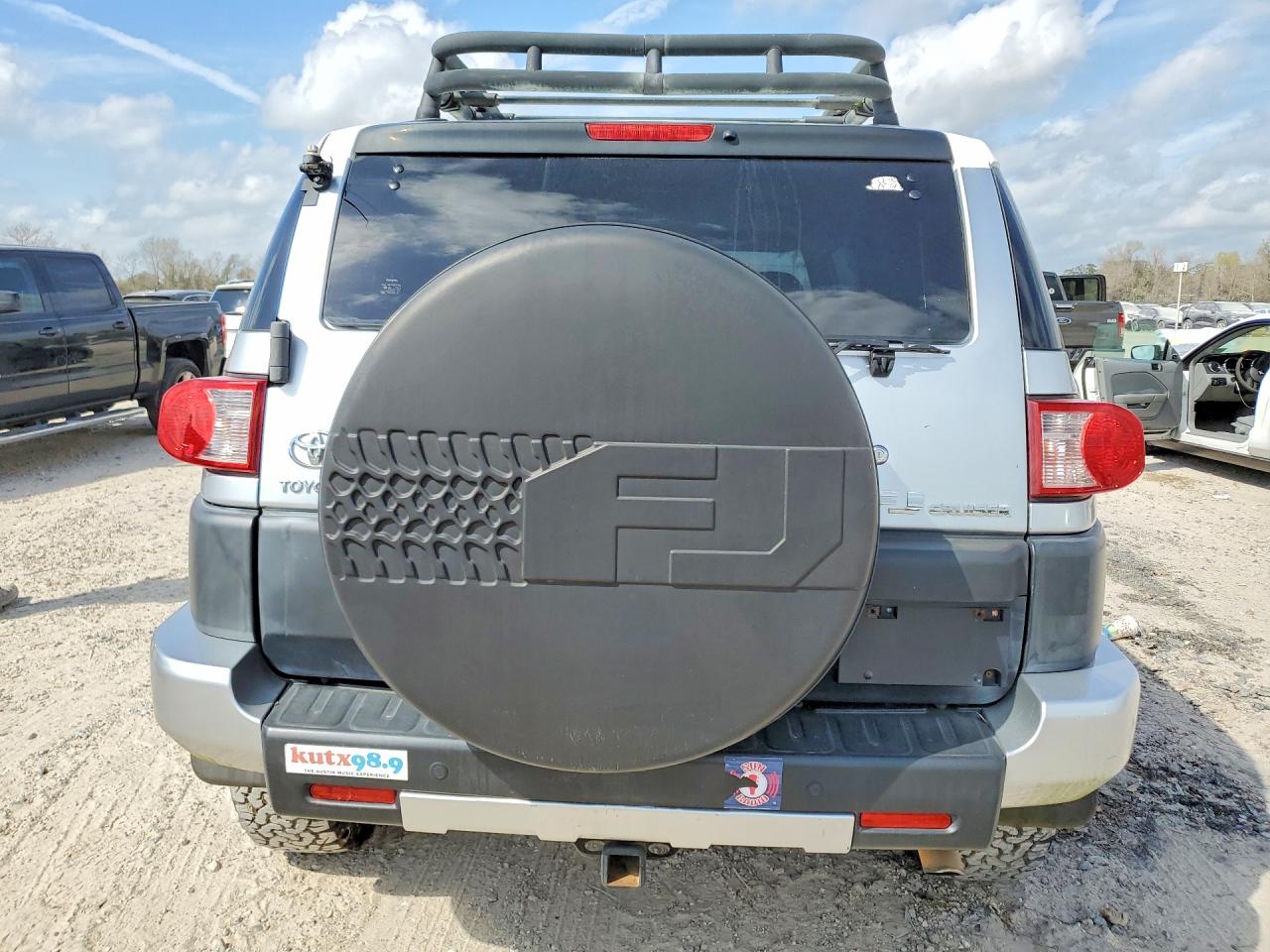 2008 Toyota Fj Cruiser Base Silver vin: JTEBU11F080103125