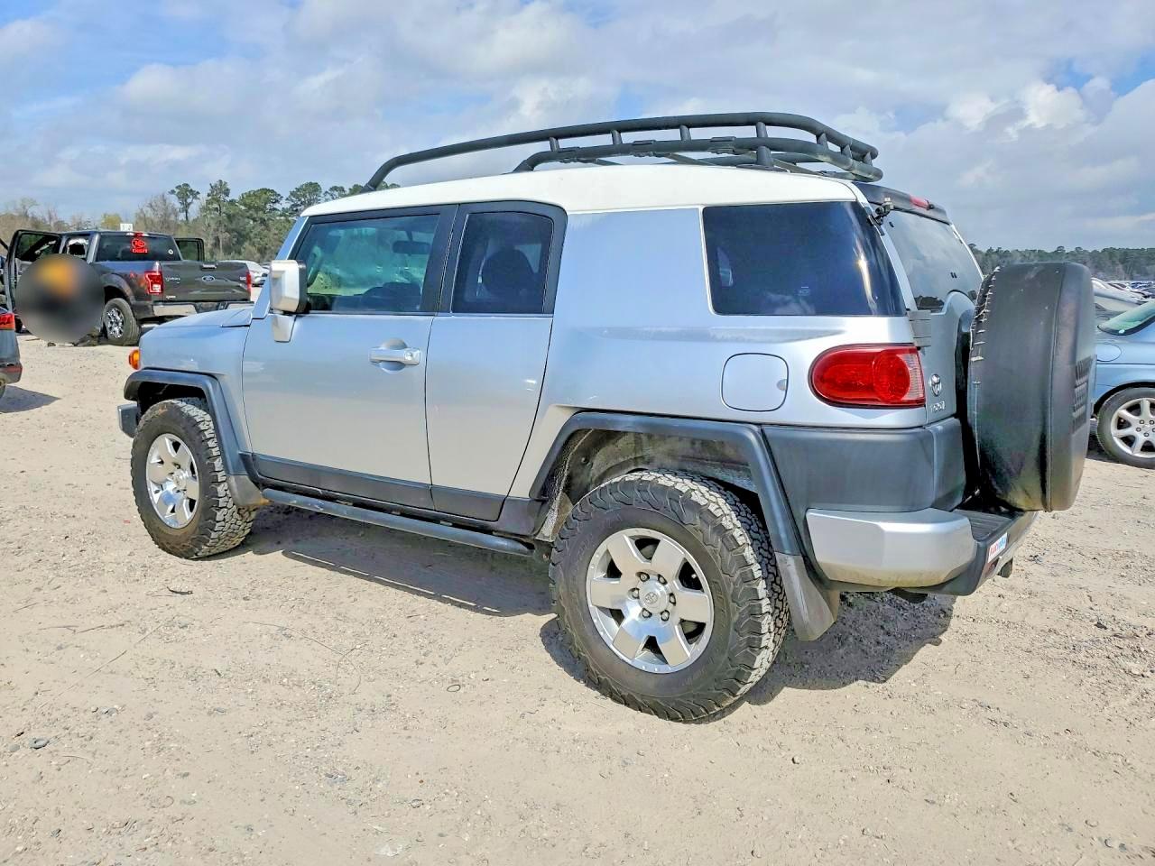 2008 Toyota Fj Cruiser Base Silver vin: JTEBU11F080103125