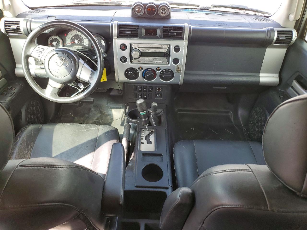 2008 Toyota Fj Cruiser Base Silver vin: JTEBU11F080103125