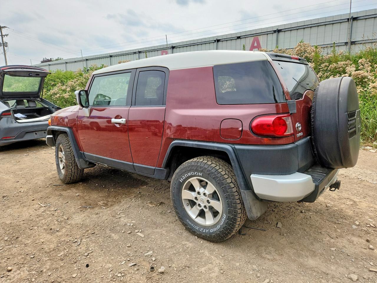 2008 Toyota Fj Cruiser Base Maroon vin: JTEBU11F08K003451