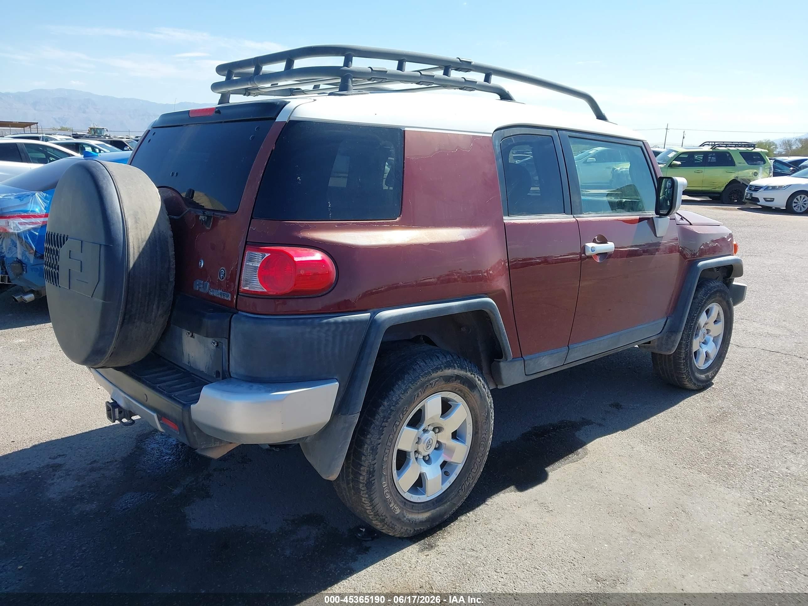 2008 Toyota Fj Cruiser   Burgundy vin: JTEBU11F08K019729