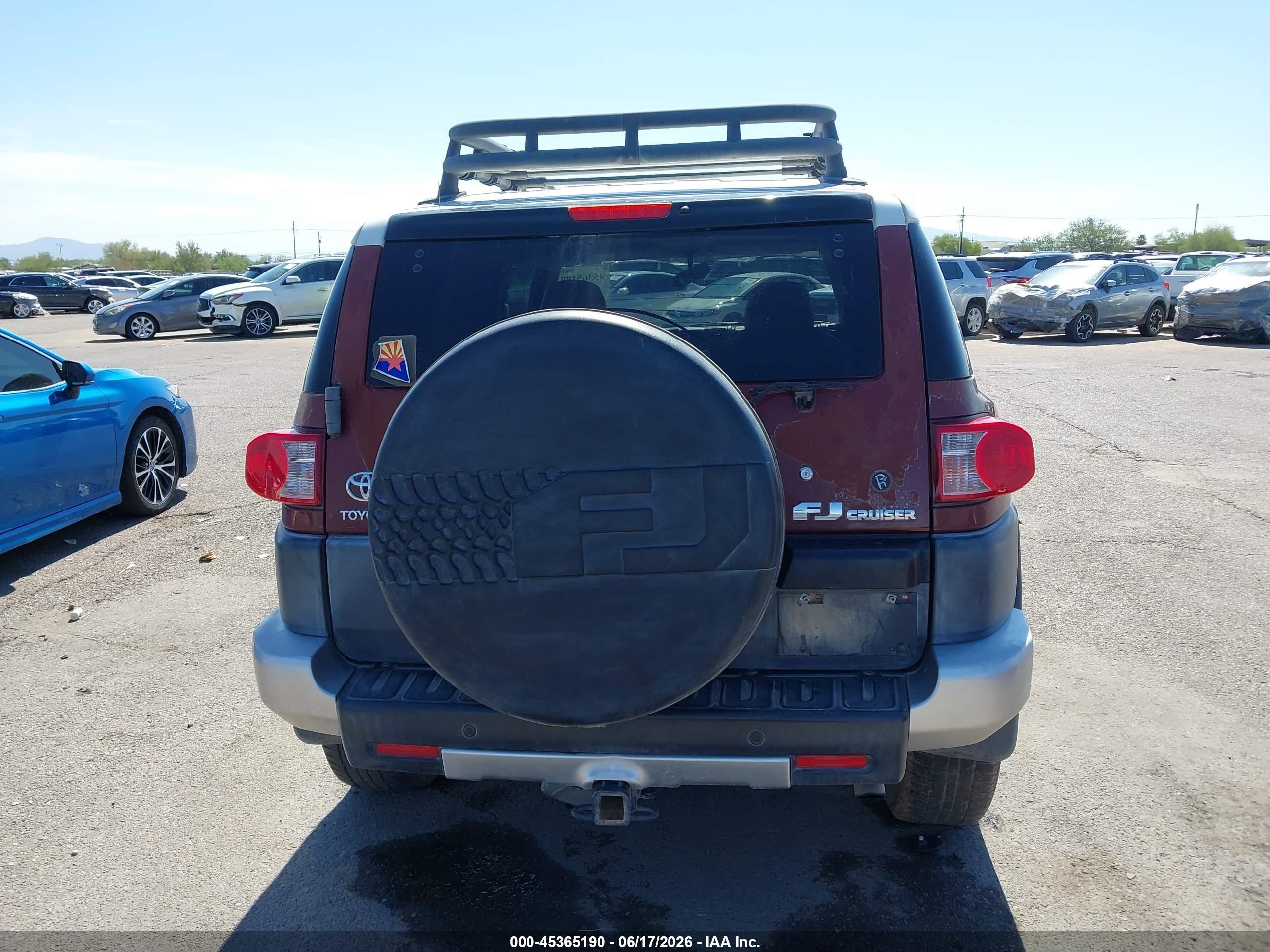 2008 Toyota Fj Cruiser   Burgundy vin: JTEBU11F08K019729