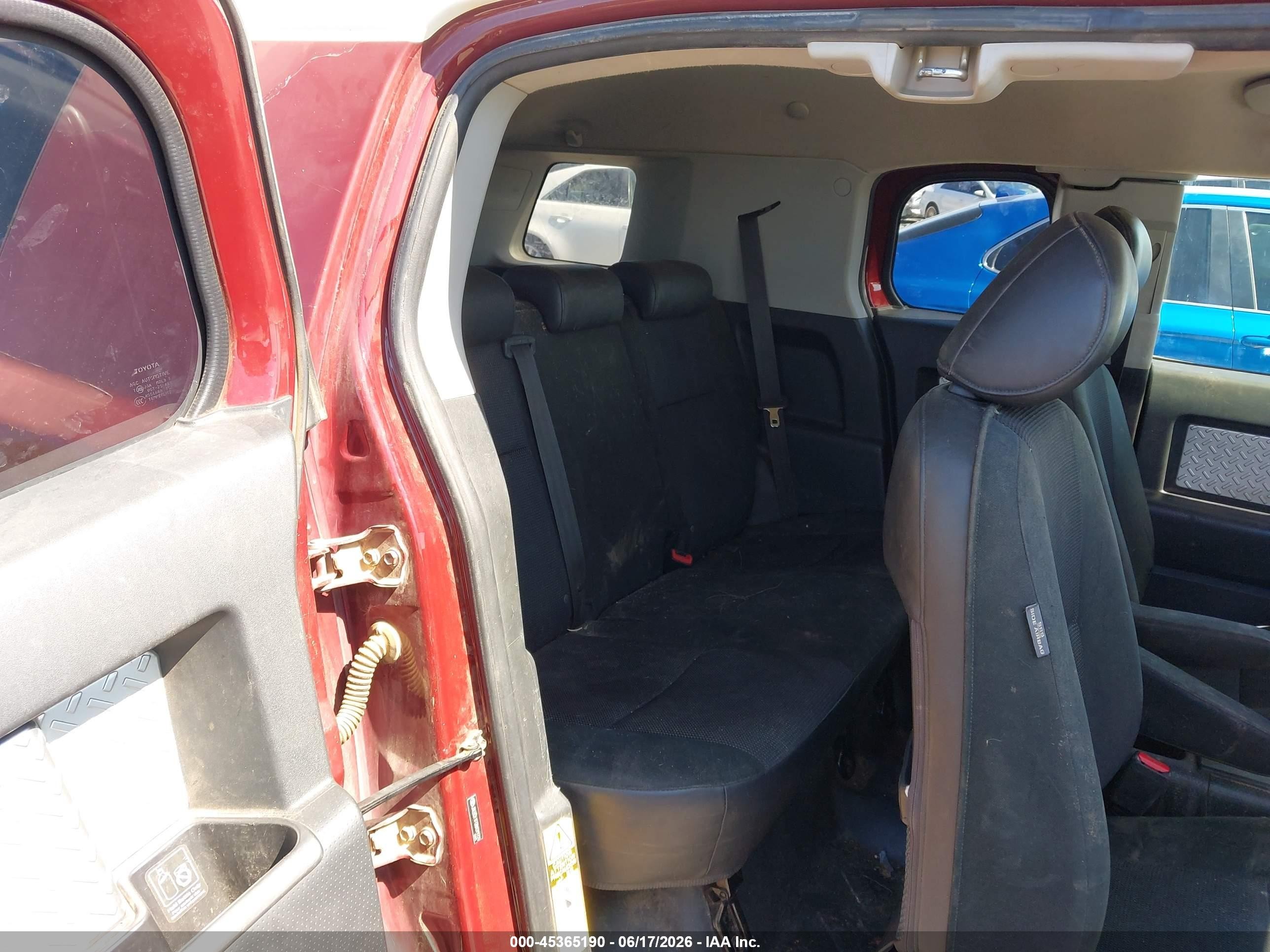 2008 Toyota Fj Cruiser   Burgundy vin: JTEBU11F08K019729