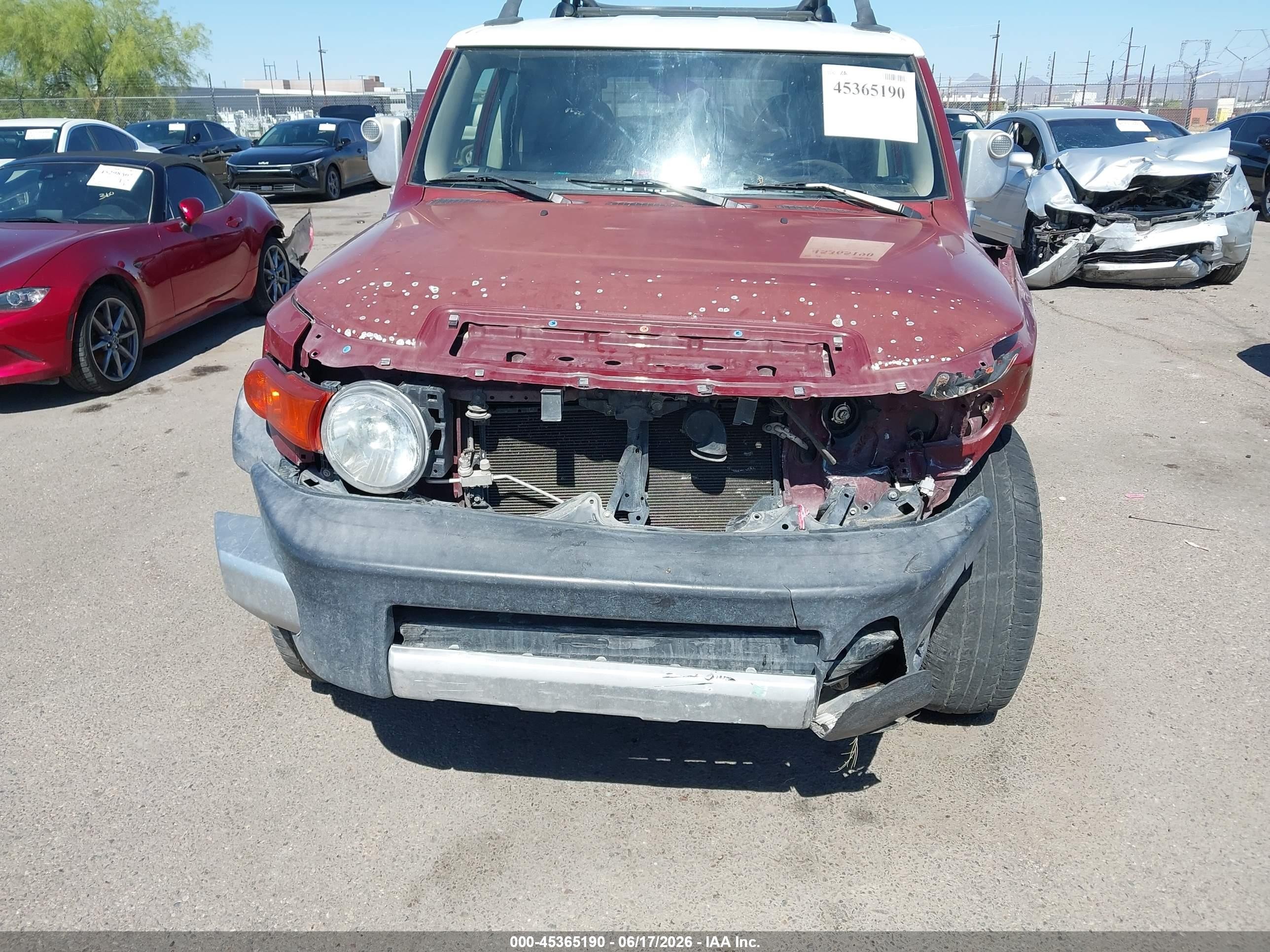 2008 Toyota Fj Cruiser   Burgundy vin: JTEBU11F08K019729