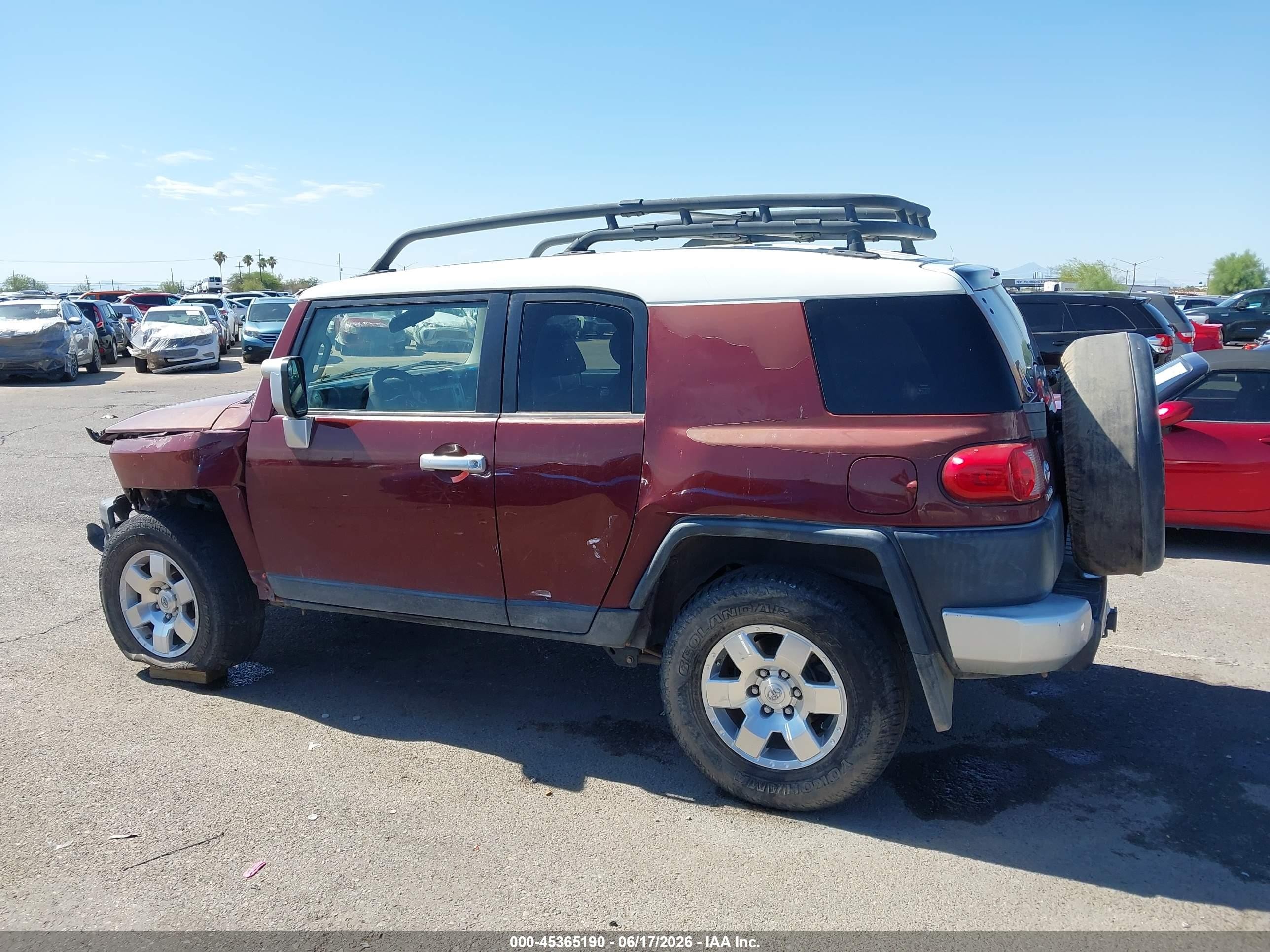2008 Toyota Fj Cruiser   Burgundy vin: JTEBU11F08K019729