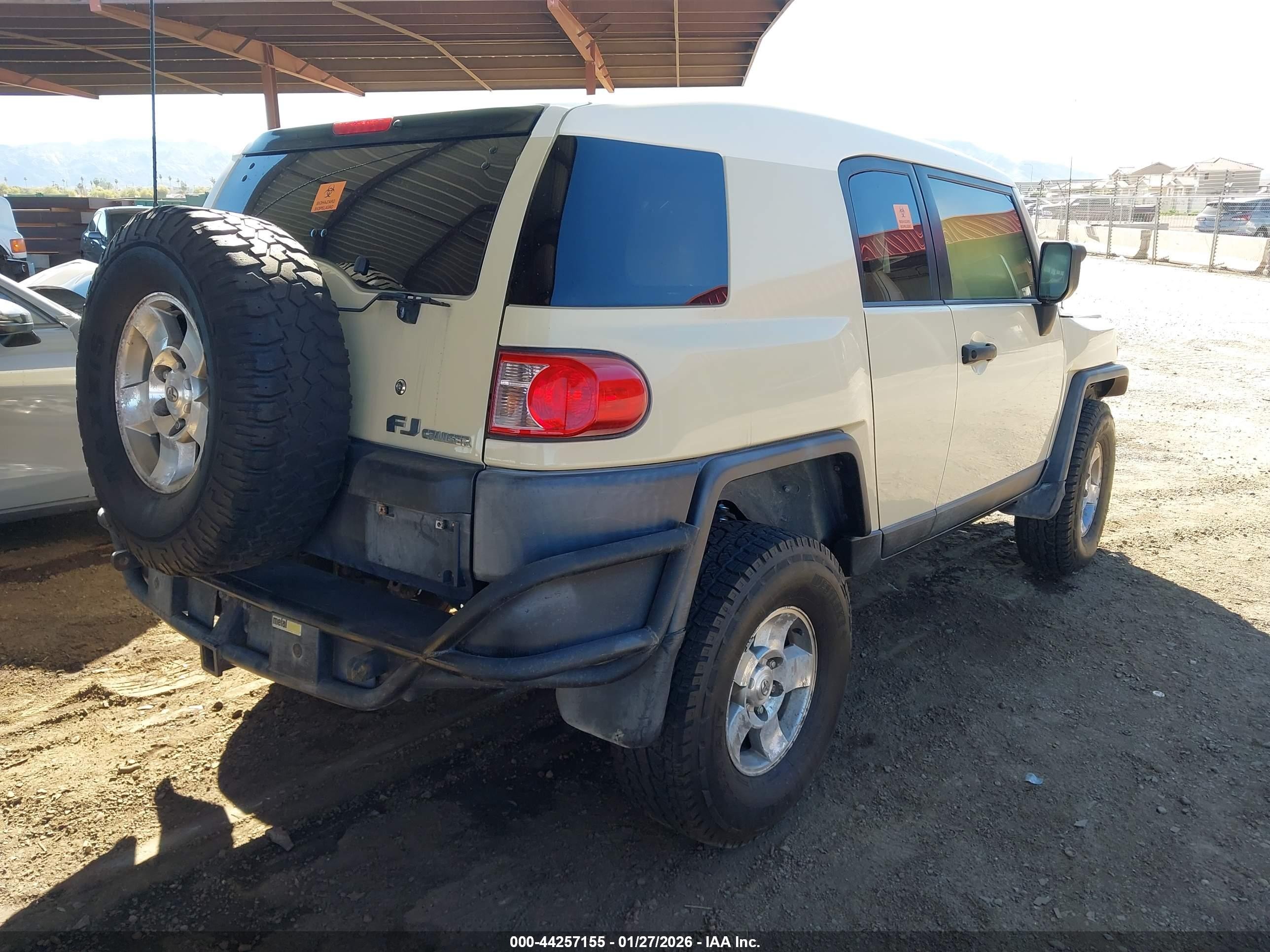 2008 Toyota Fj Cruiser   Cream vin: JTEBU11F08K022629