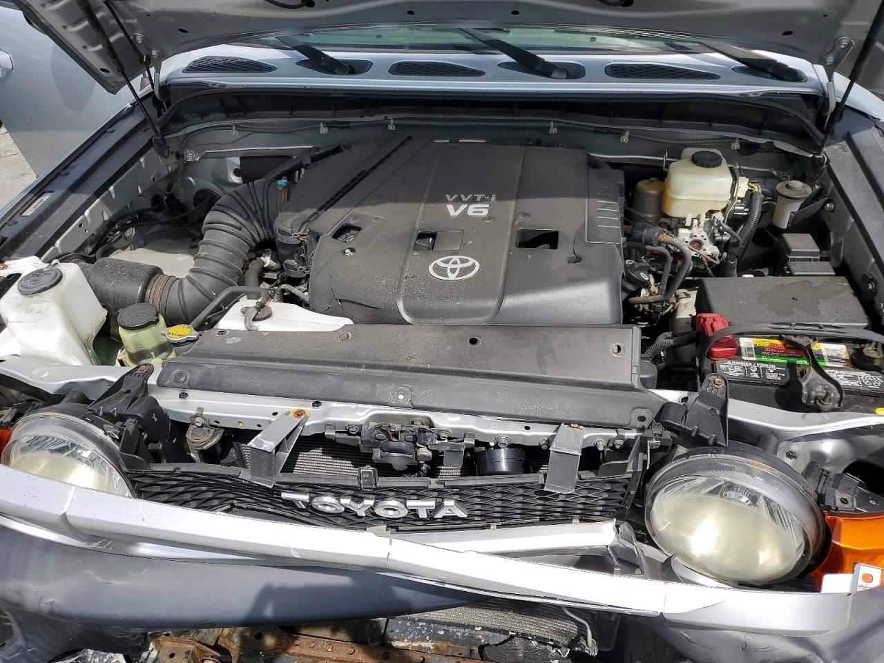 2008 Toyota Fj Cruiser Base Silver vin: JTEBU11F08K052522