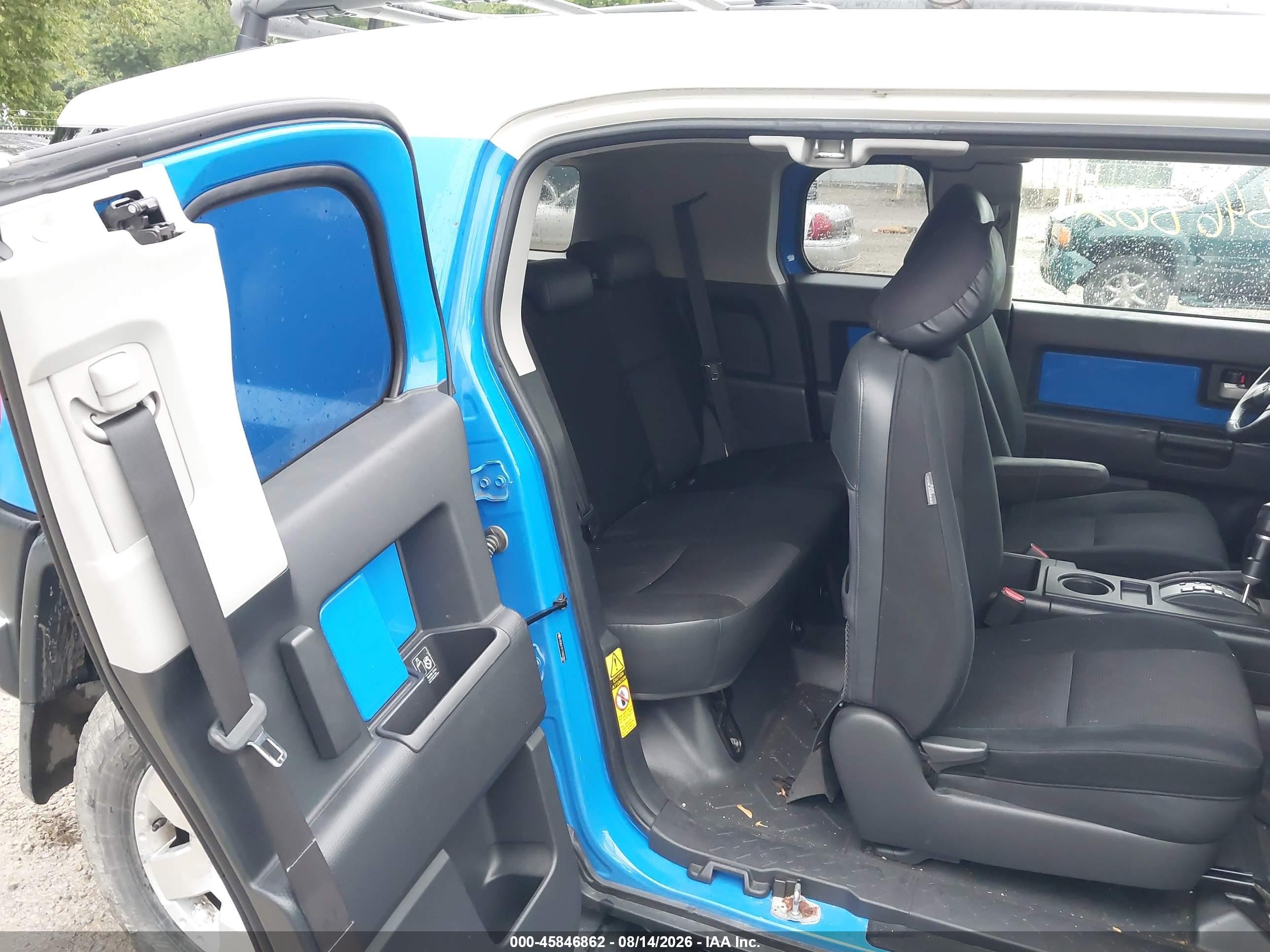 2007 Toyota Fj Cruiser   Blue vin: JTEBU11F170007857