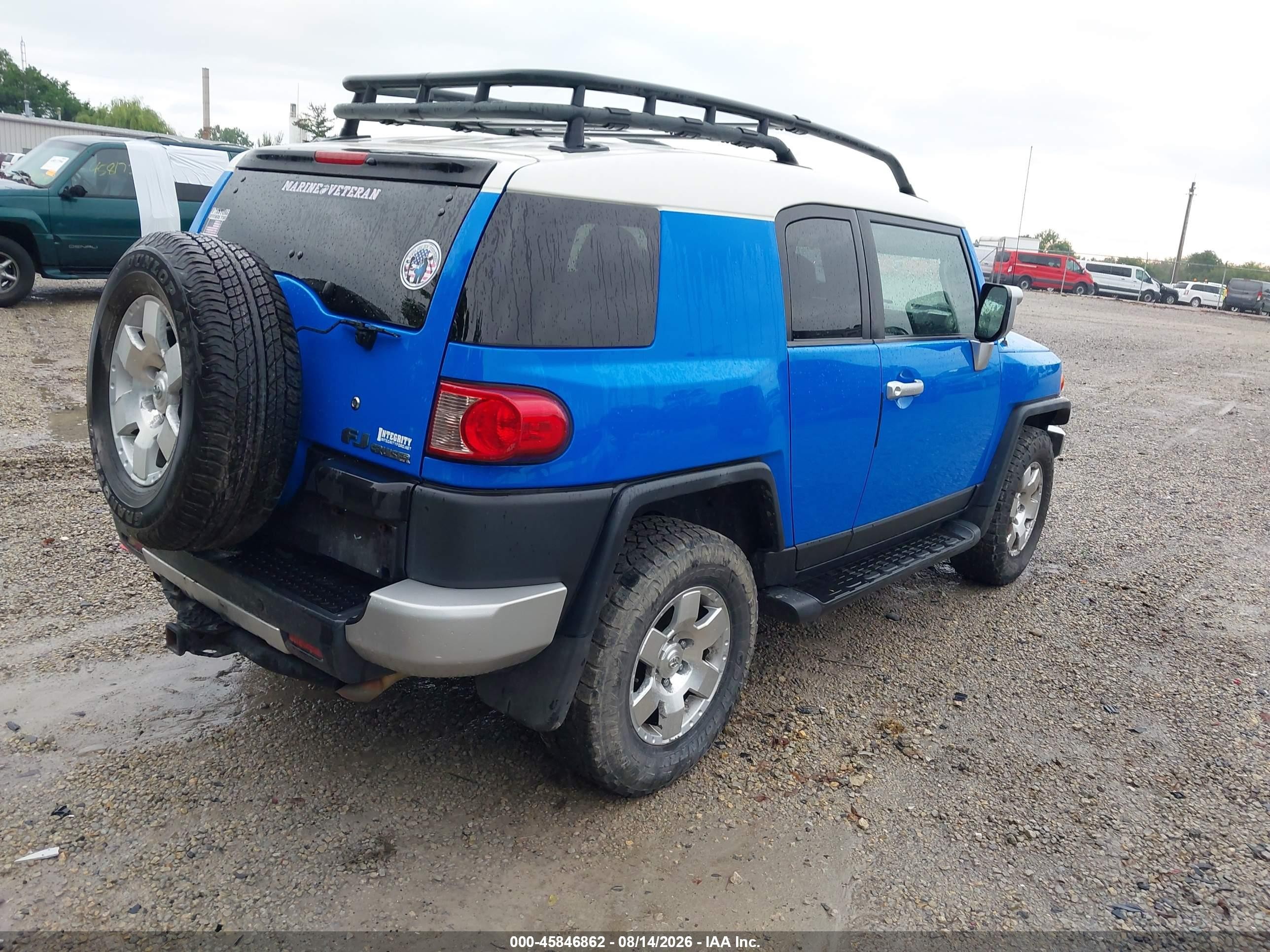 2007 Toyota Fj Cruiser   Blue vin: JTEBU11F170007857