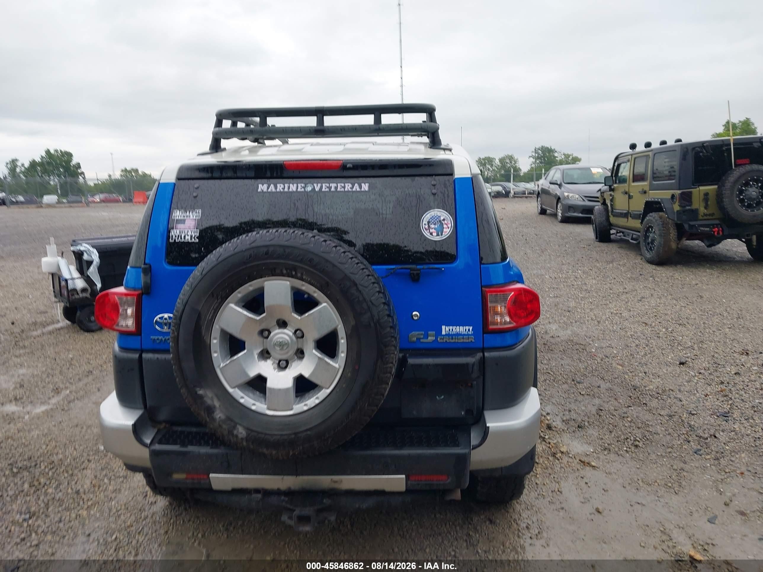 2007 Toyota Fj Cruiser   Blue vin: JTEBU11F170007857