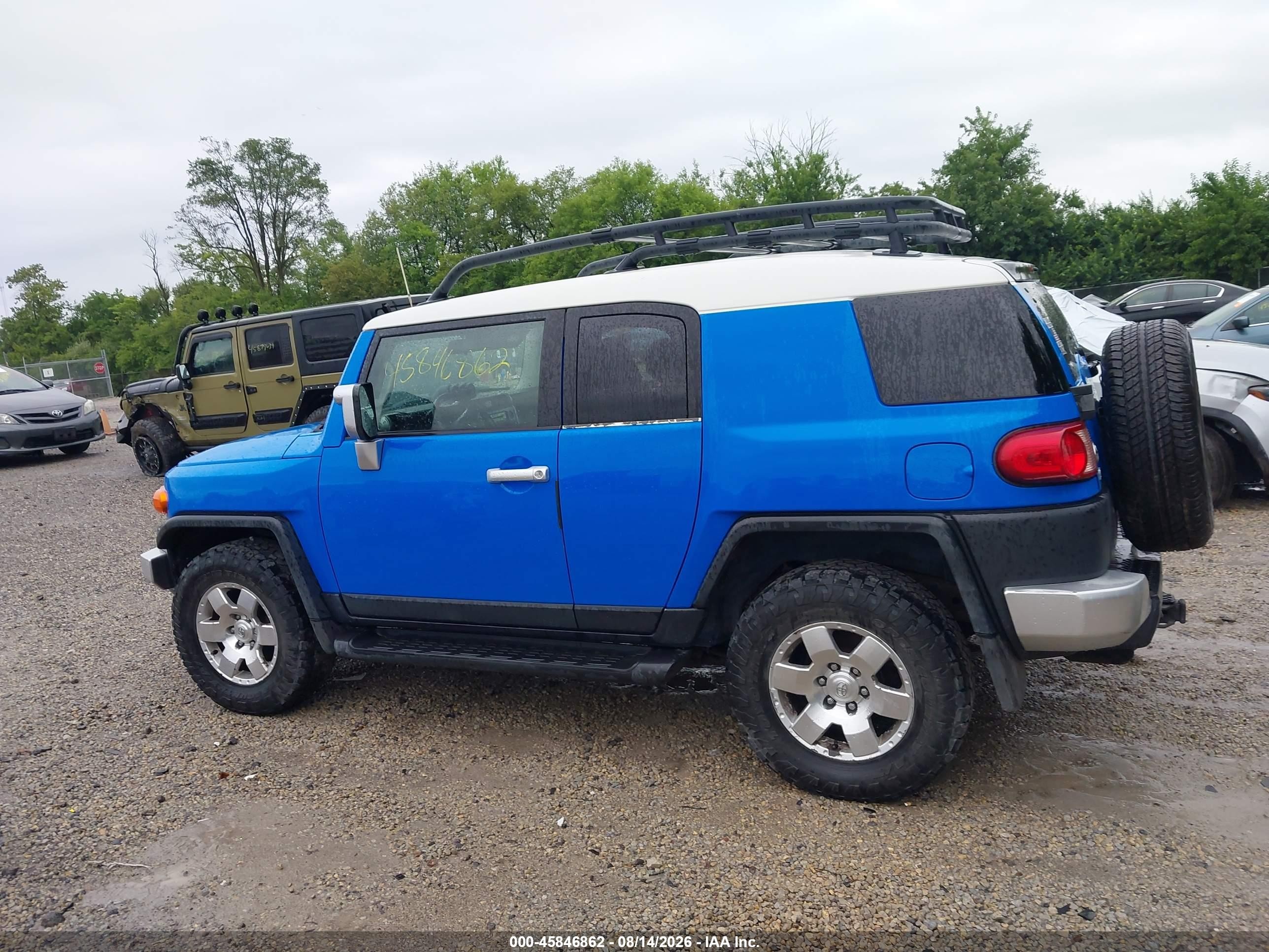 2007 Toyota Fj Cruiser   Blue vin: JTEBU11F170007857