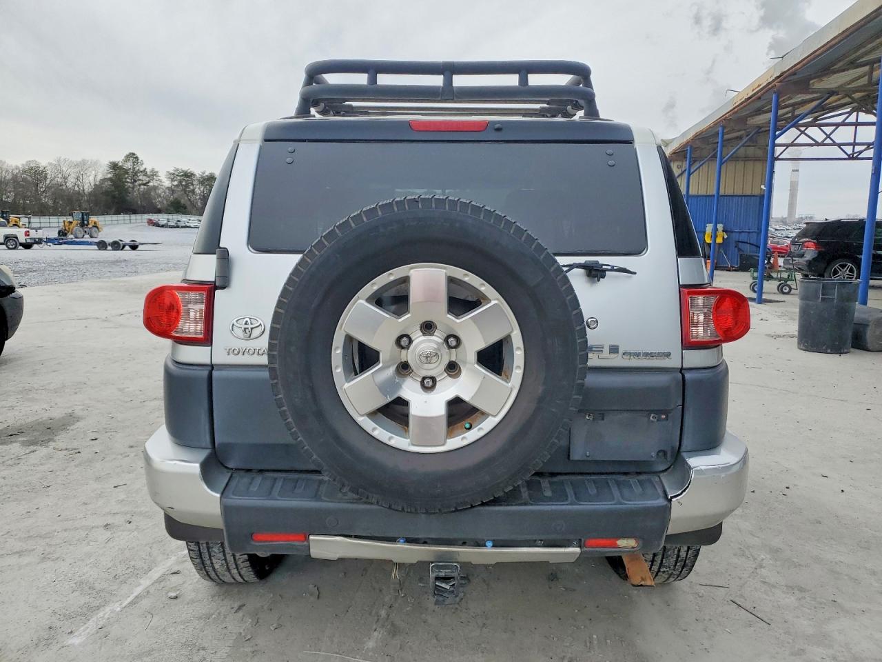 2007 Toyota Fj Cruiser Silver vin: JTEBU11F170043922