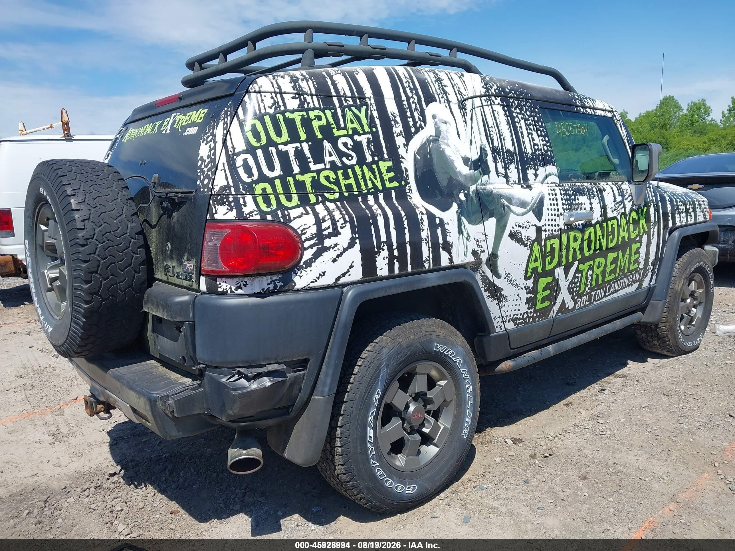 2007 Toyota Fj Cruiser   White vin: JTEBU11F170057688