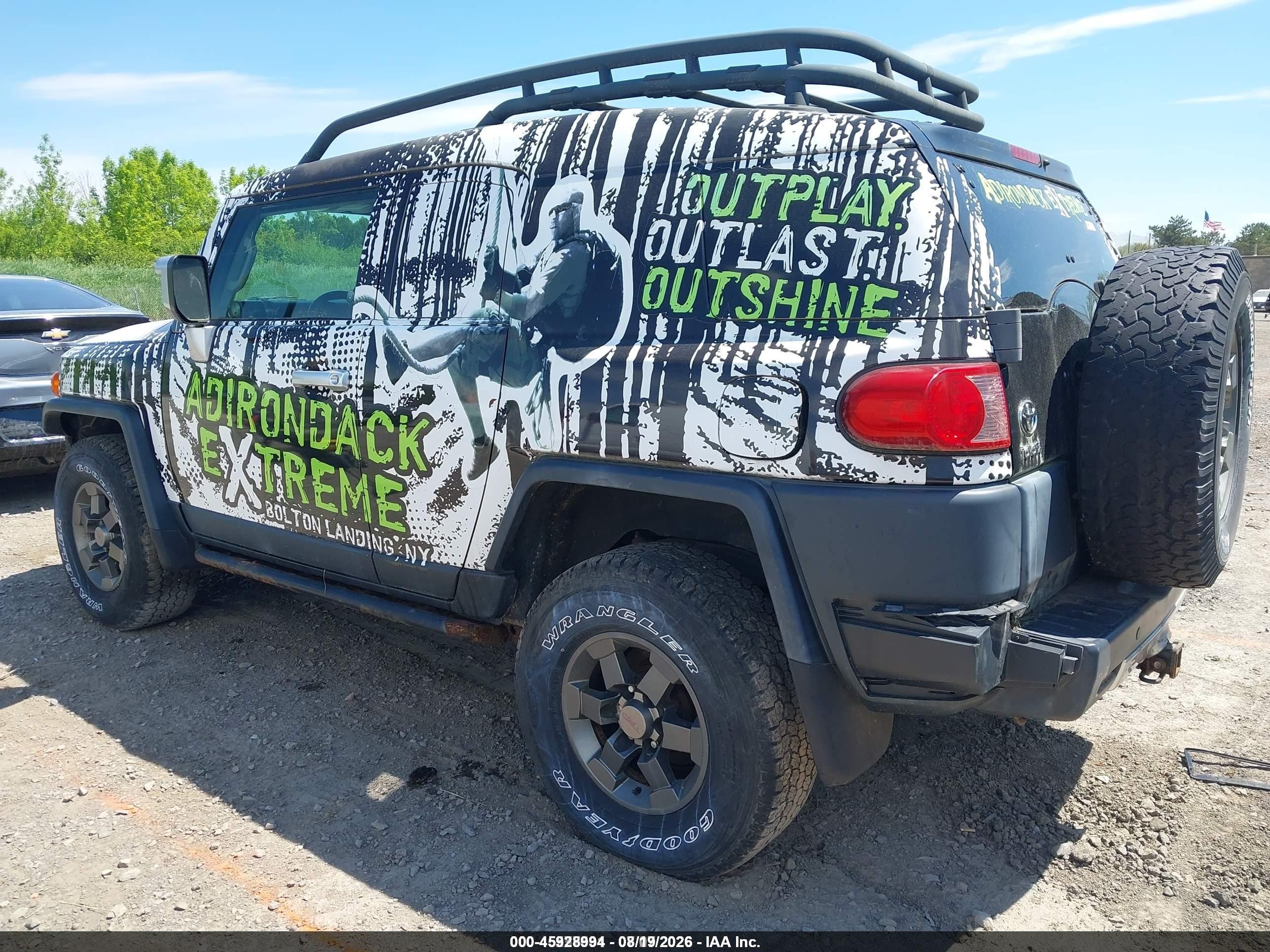 2007 Toyota Fj Cruiser   White vin: JTEBU11F170057688