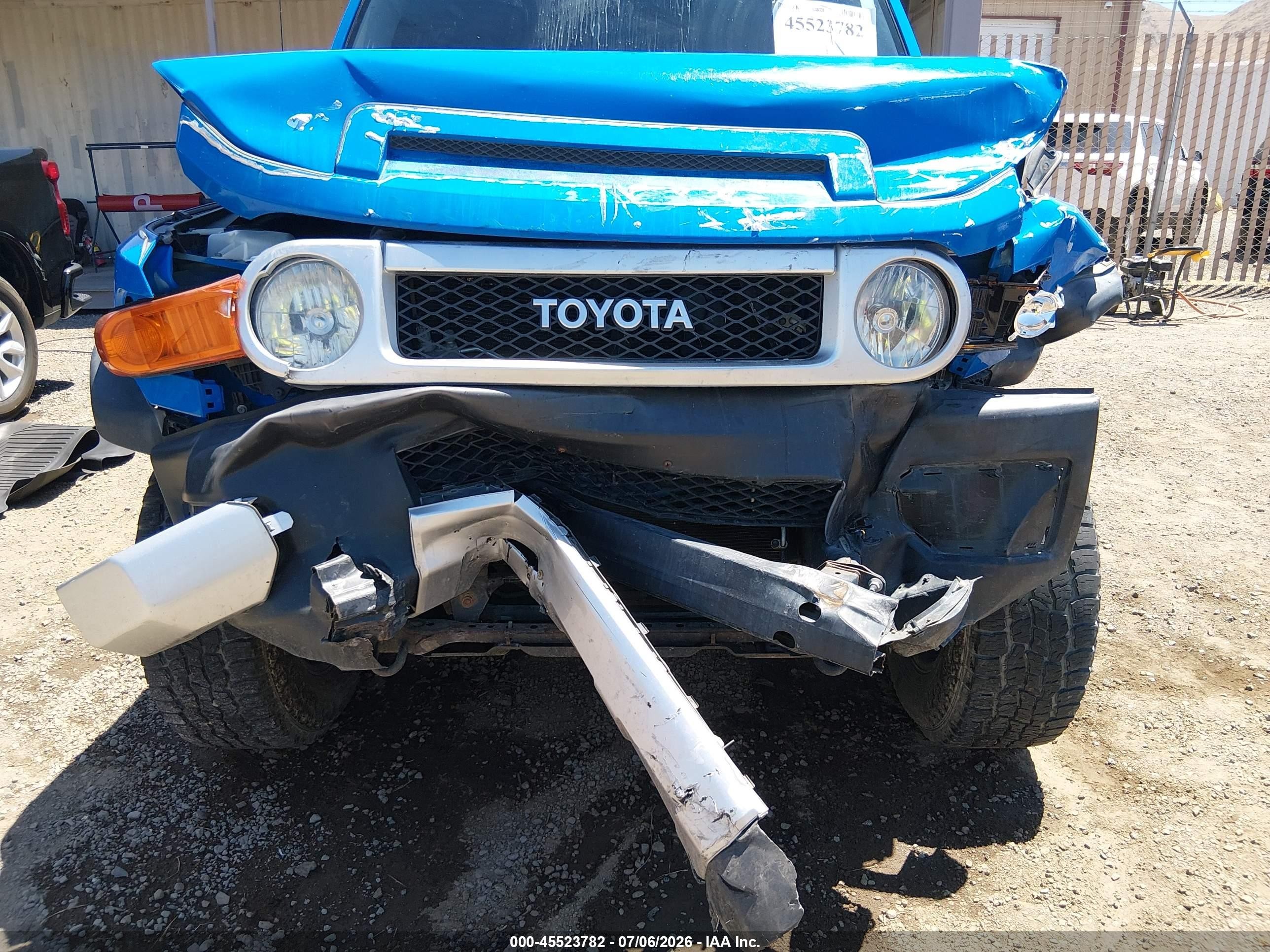 2007 Toyota Fj Cruiser   Blue vin: JTEBU11F170074247