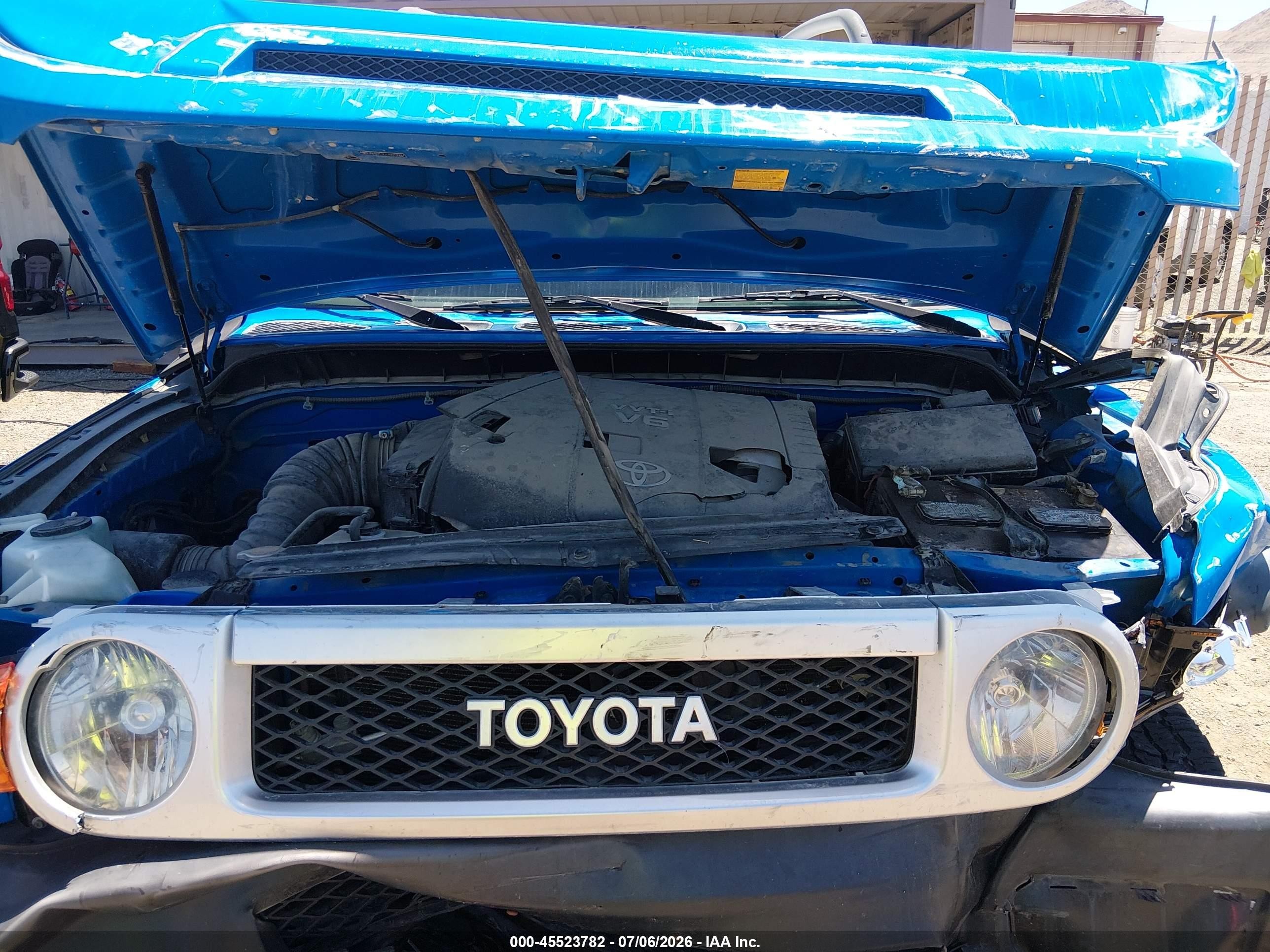 2007 Toyota Fj Cruiser   Blue vin: JTEBU11F170074247