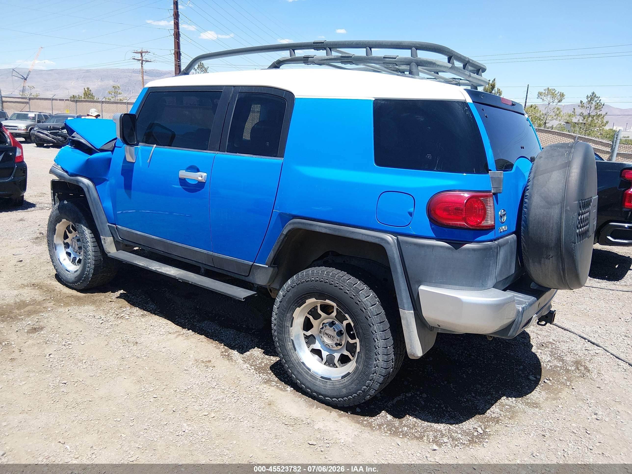 2007 Toyota Fj Cruiser   Blue vin: JTEBU11F170074247