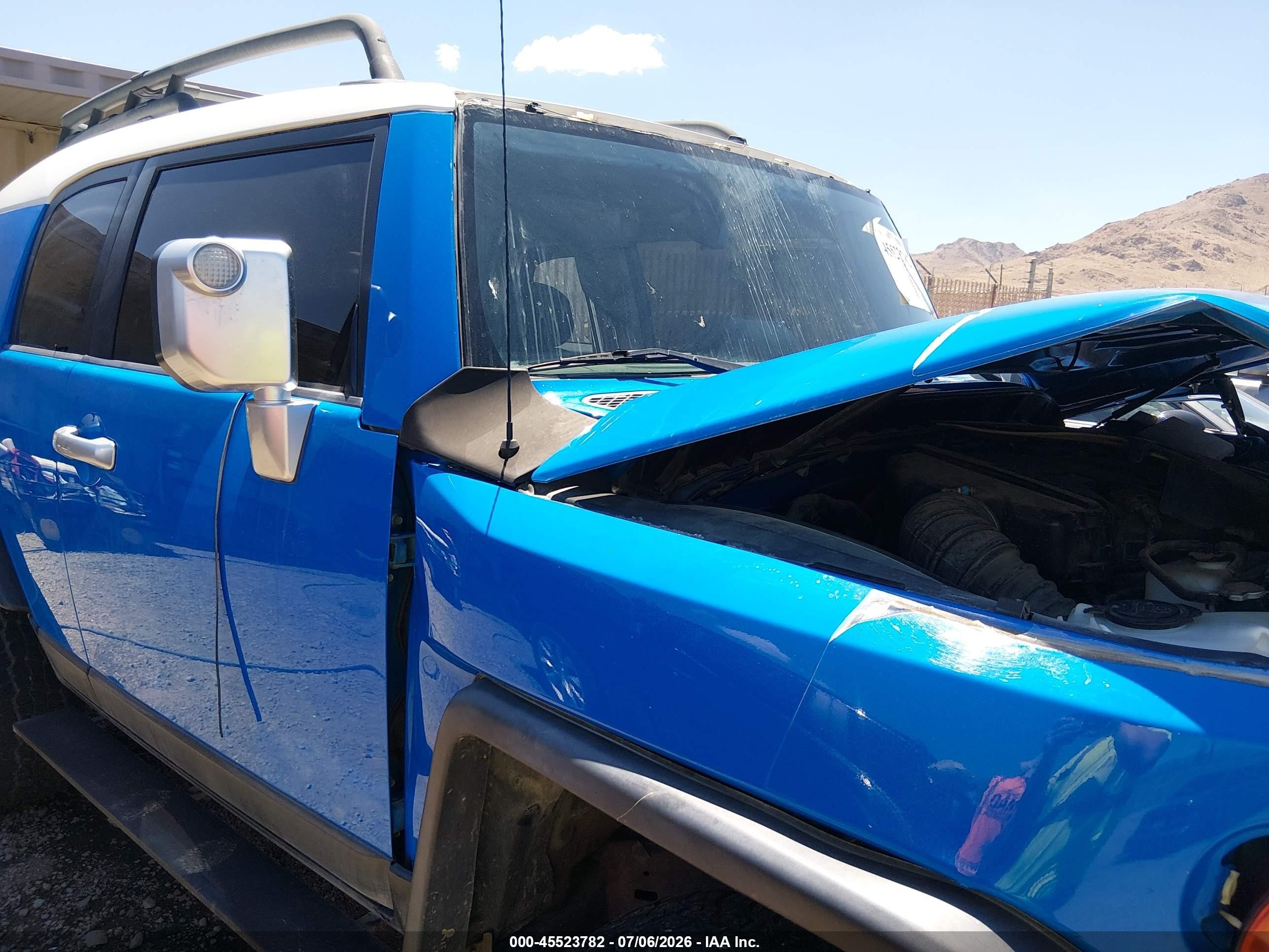 2007 Toyota Fj Cruiser   Blue vin: JTEBU11F170074247