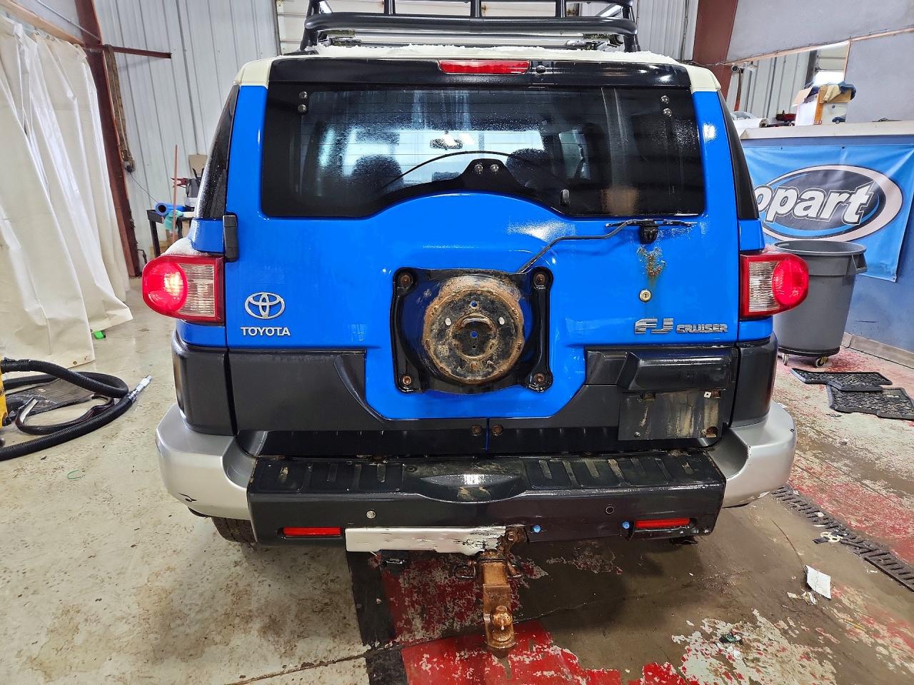 2007 Toyota Fj Cruiser Base Blue vin: JTEBU11F170078637