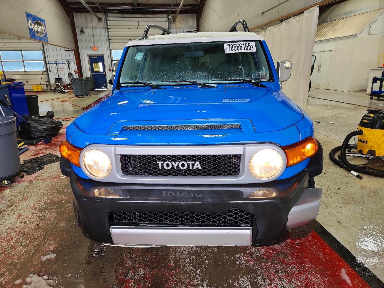 2007 Toyota Fj Cruiser Base Blue vin: JTEBU11F170078637