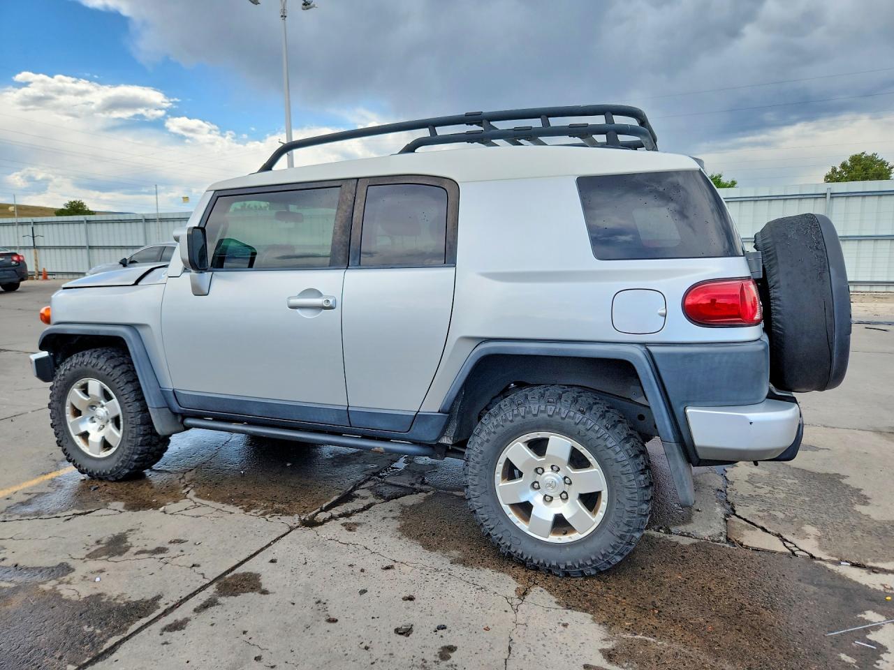 2007 Toyota Fj Cruiser Base Silver vin: JTEBU11F170078654