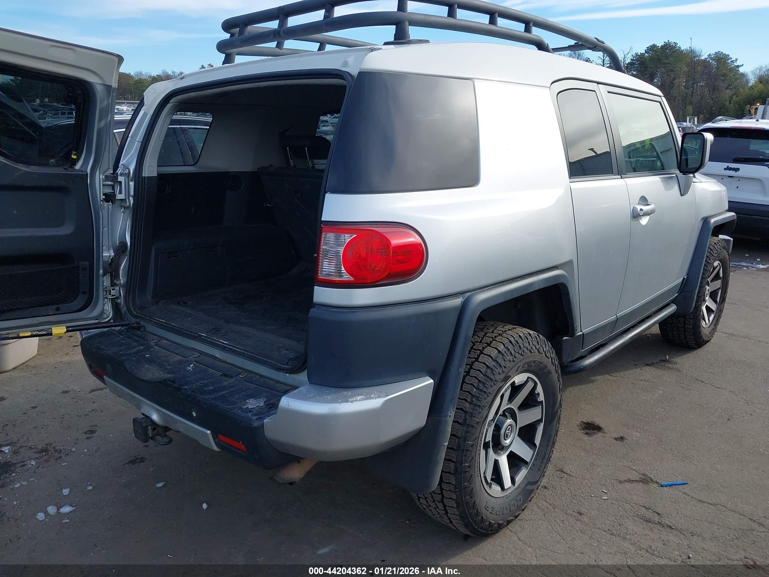 2007 Toyota Fj Cruiser   Gray vin: JTEBU11F170093249
