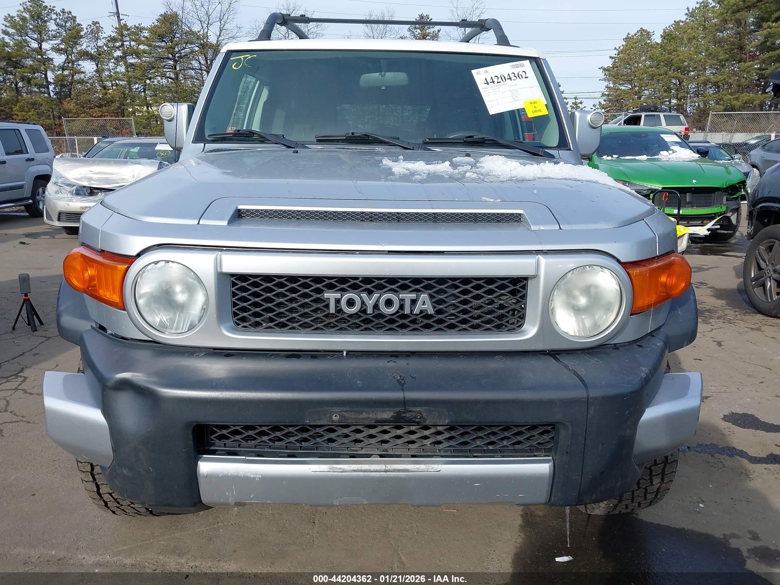 2007 Toyota Fj Cruiser   Gray vin: JTEBU11F170093249