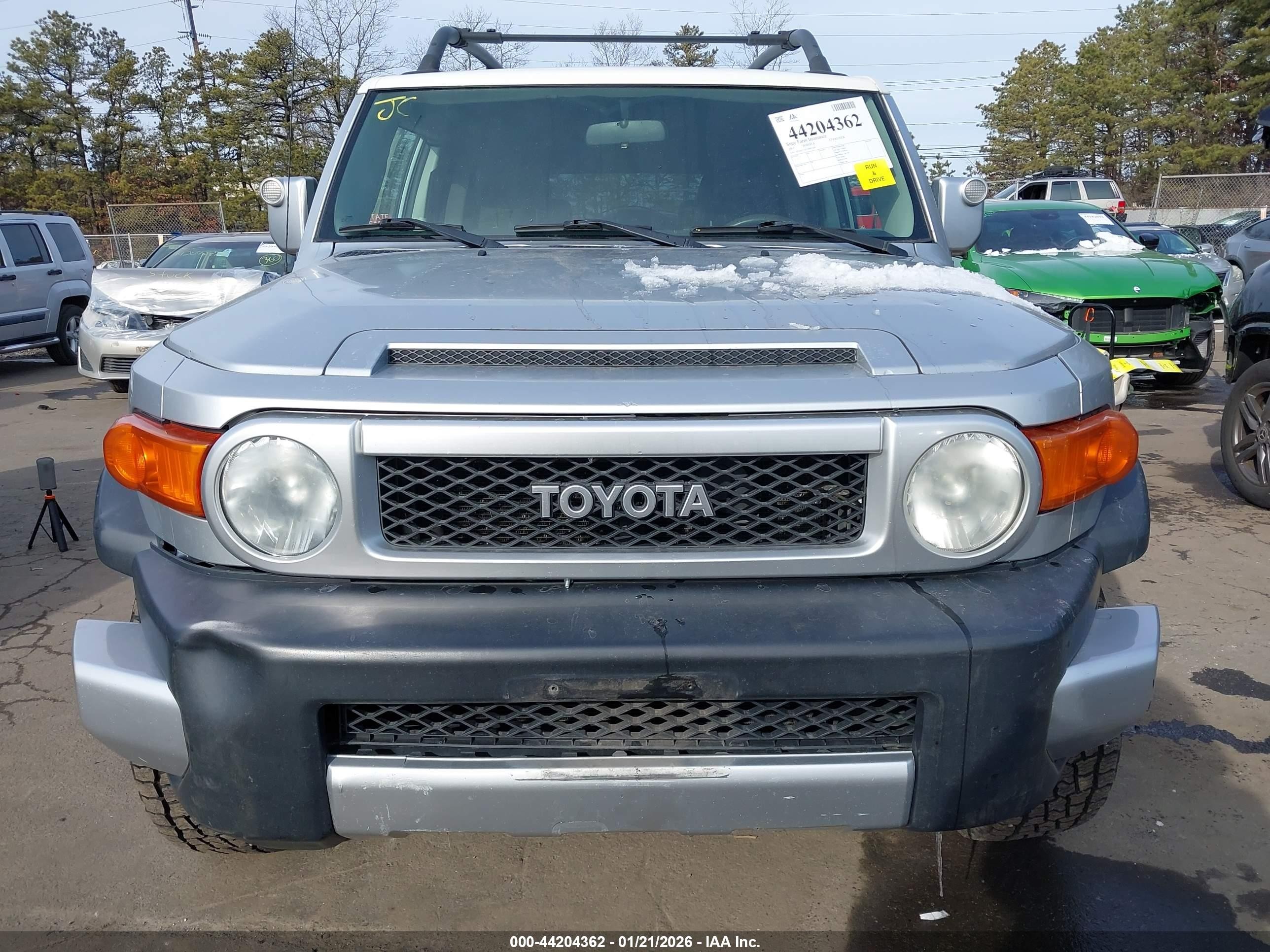 2007 Toyota Fj Cruiser   Gray vin: JTEBU11F170093249