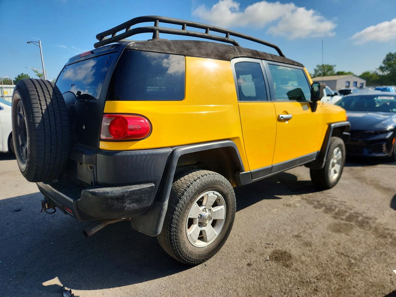 2008 Toyota Fj Cruiser Base Yellow vin: JTEBU11F180105160