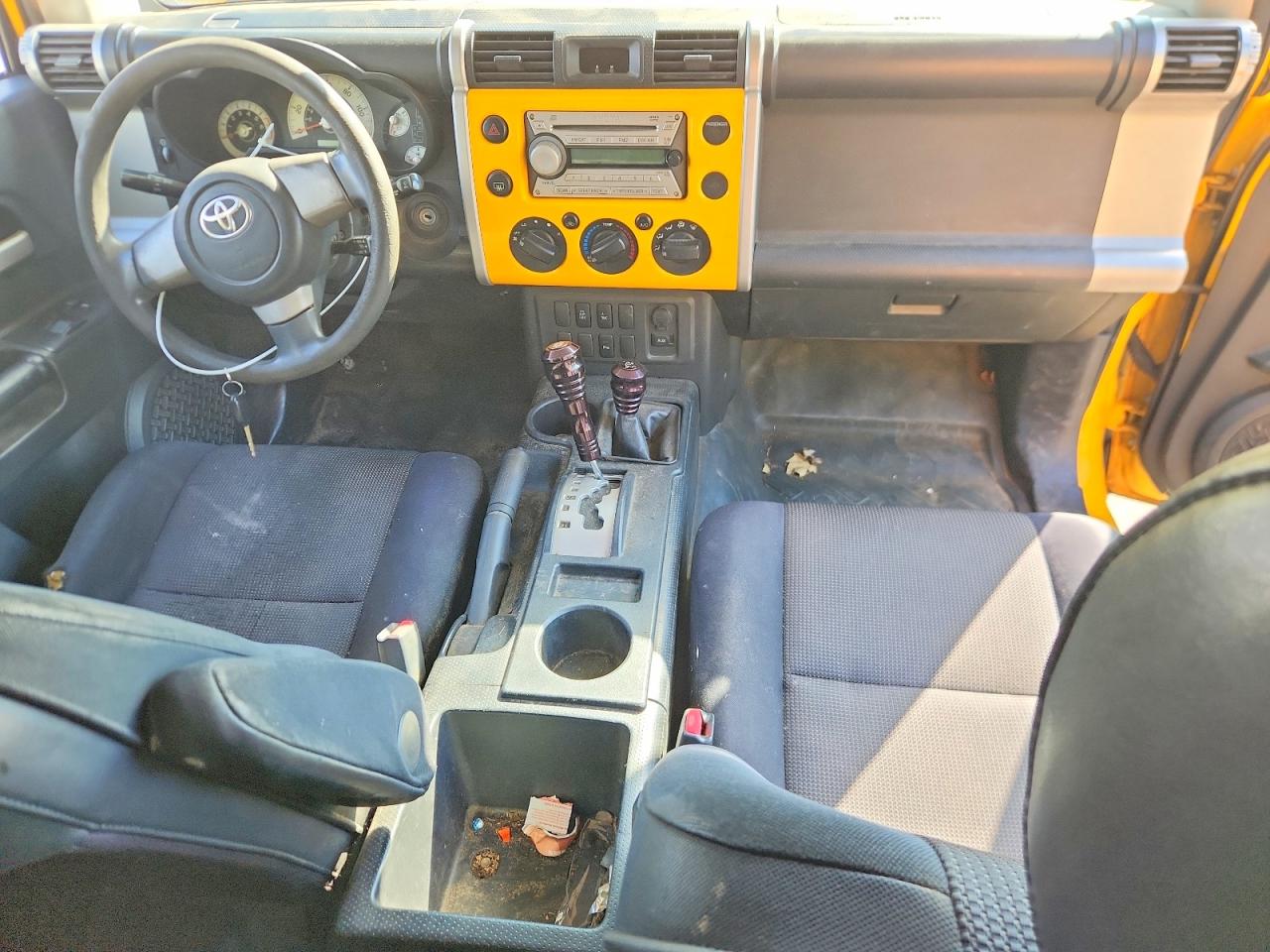 2008 Toyota Fj Cruiser Base Yellow vin: JTEBU11F180105160