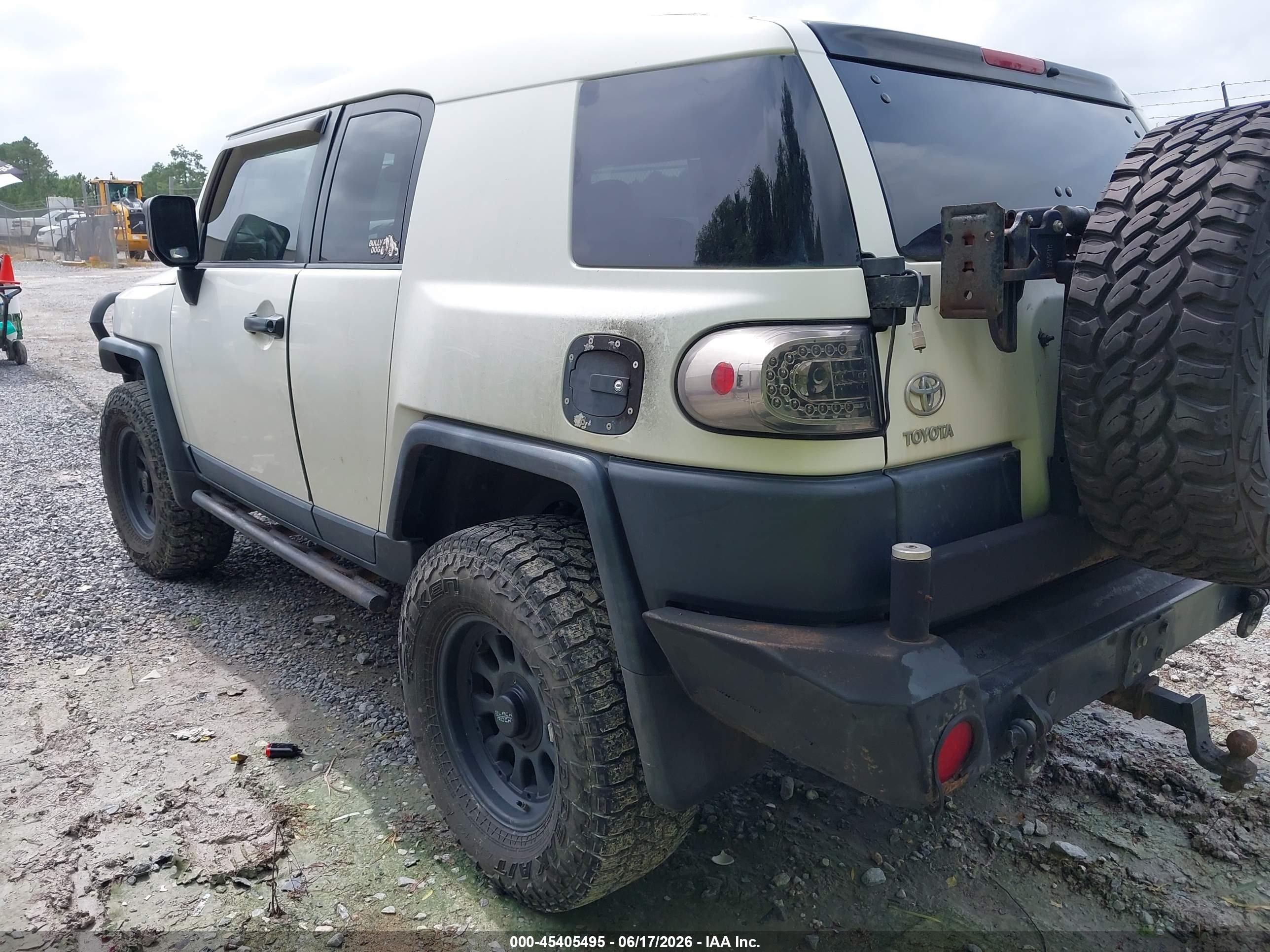 2008 Toyota Fj Cruiser   White vin: JTEBU11F18K037852