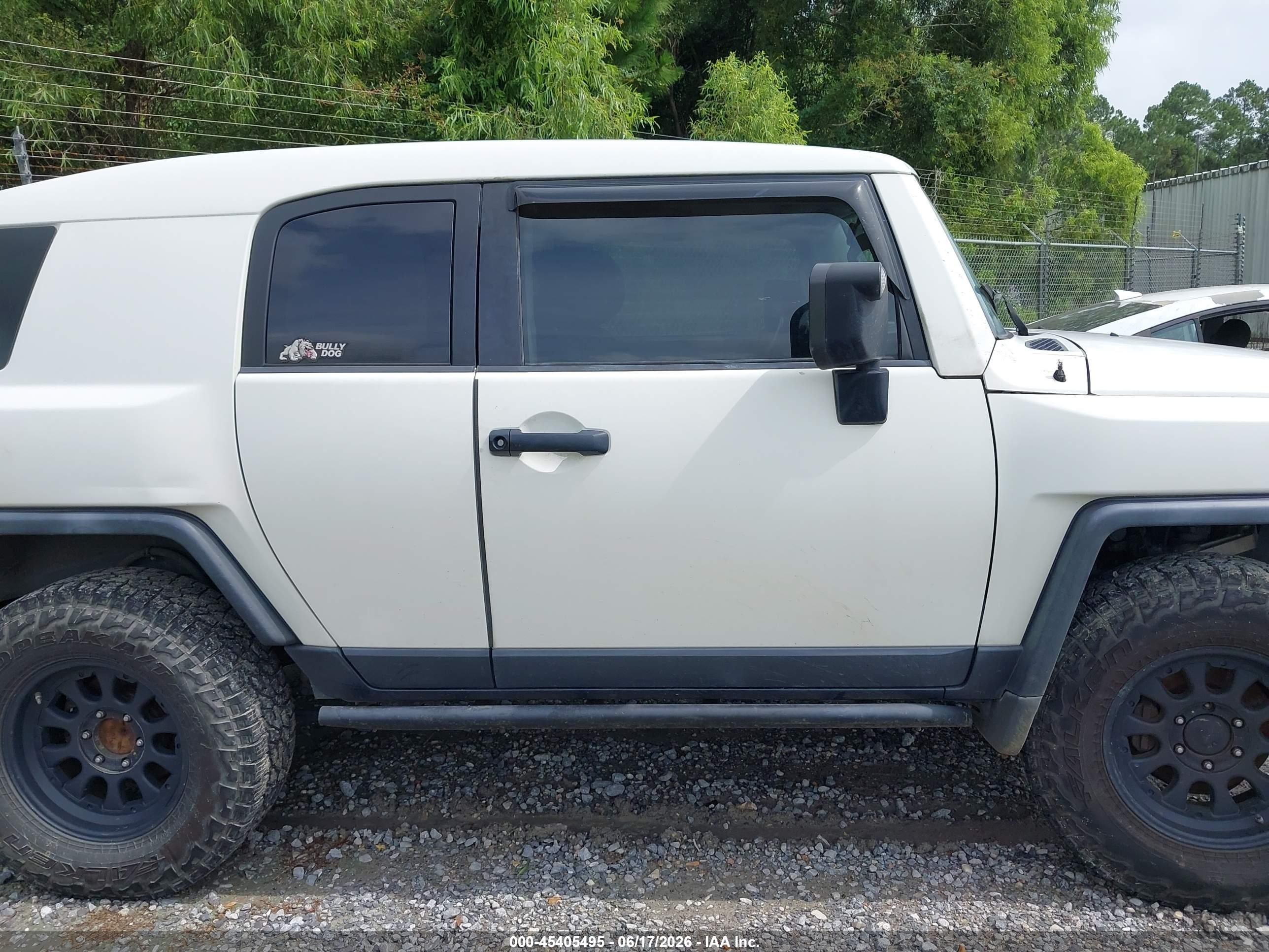 2008 Toyota Fj Cruiser   White vin: JTEBU11F18K037852