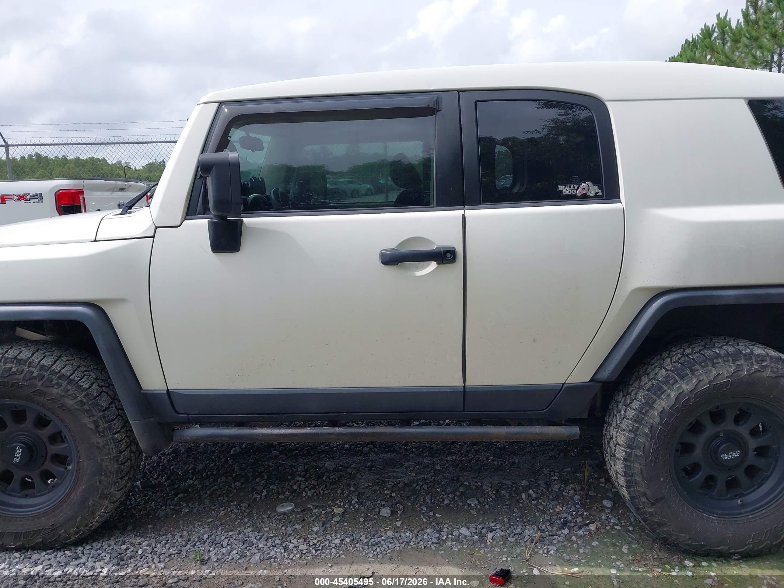 2008 Toyota Fj Cruiser   White vin: JTEBU11F18K037852