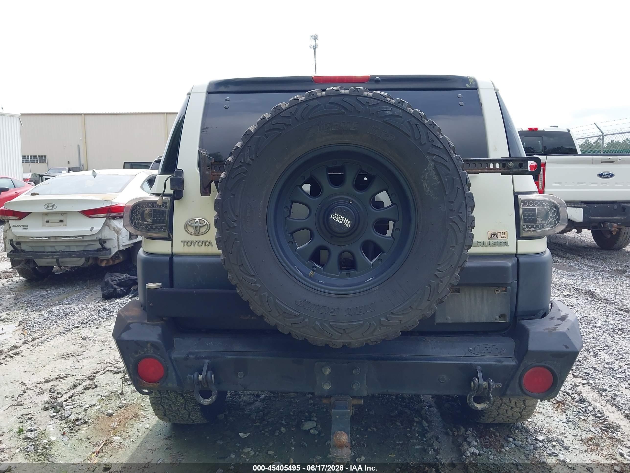 2008 Toyota Fj Cruiser   White vin: JTEBU11F18K037852