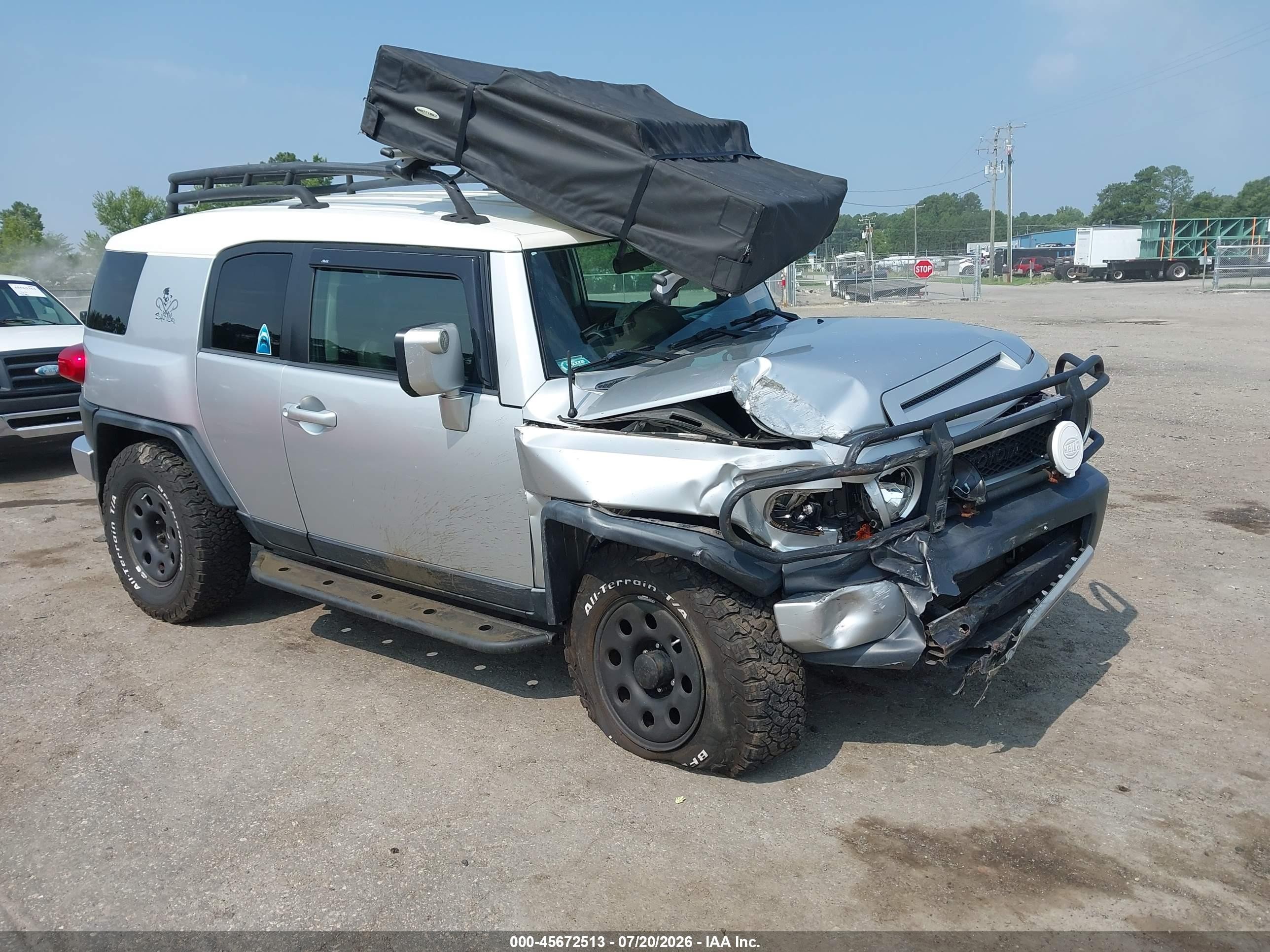 2008 Toyota Fj Cruiser Silver vin: JTEBU11F18K053016