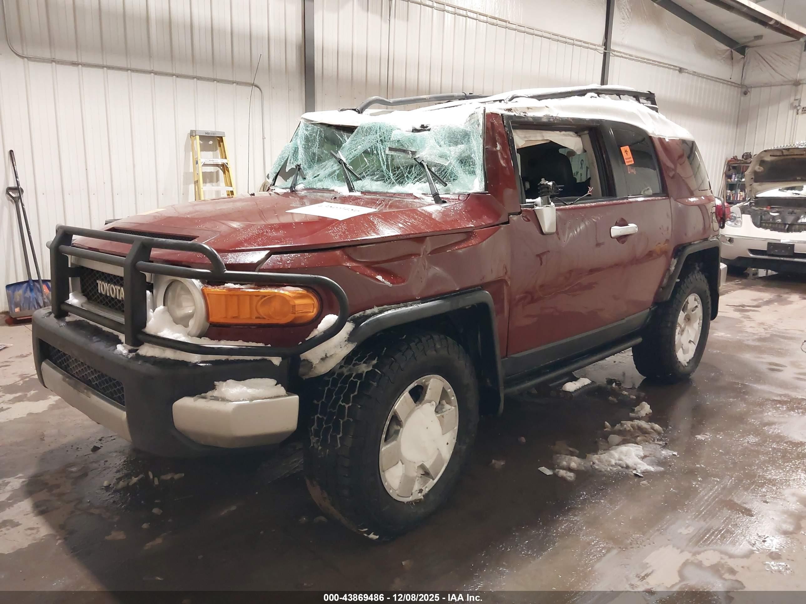 2009 Toyota Fj Cruiser   Red vin: JTEBU11F19K069329