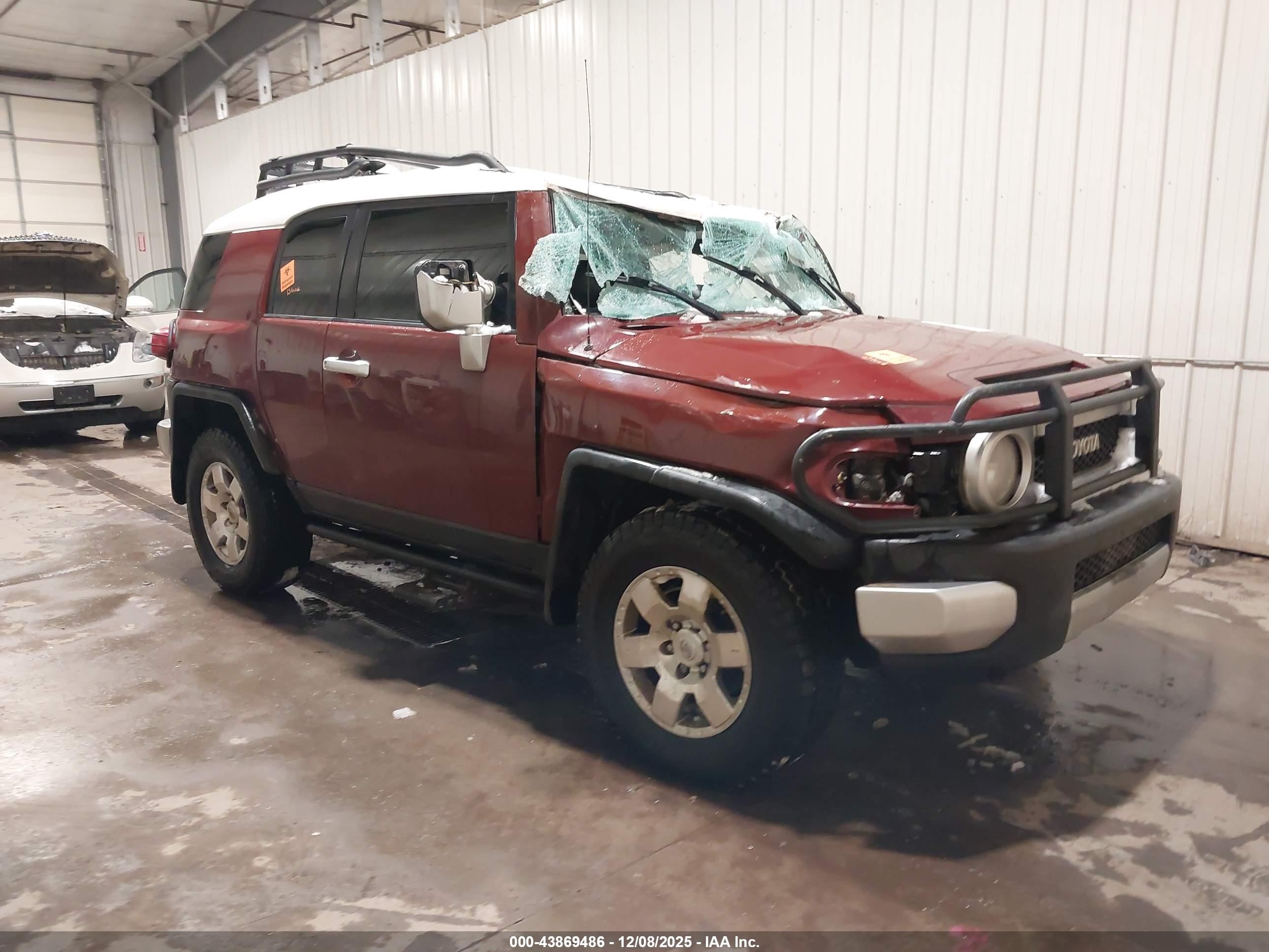 2009 Toyota Fj Cruiser   Red vin: JTEBU11F19K069329