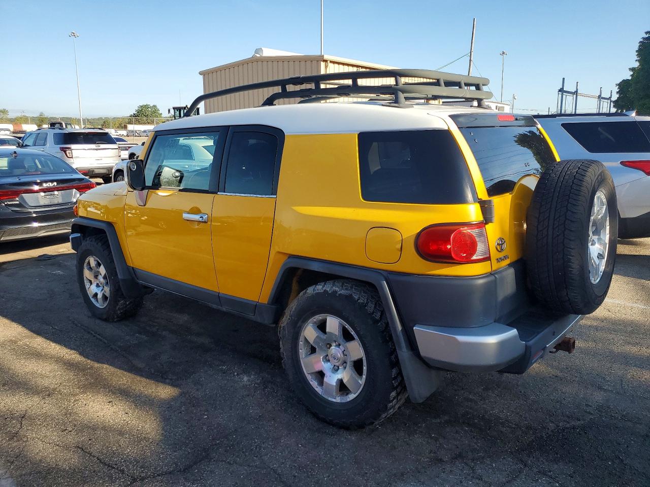 2007 Toyota Fj Cruiser Base Yellow vin: JTEBU11F270004126