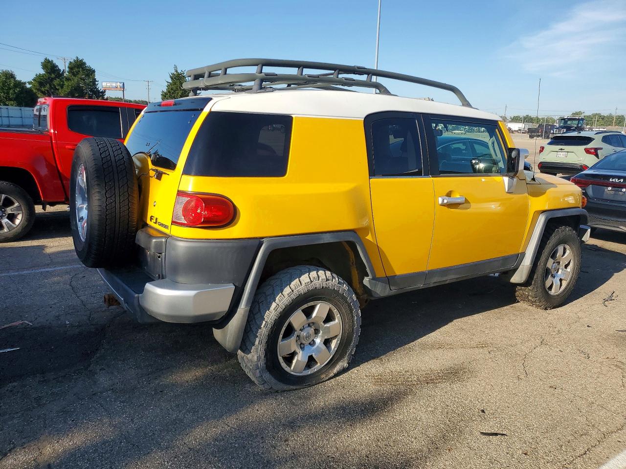 2007 Toyota Fj Cruiser Base Yellow vin: JTEBU11F270004126