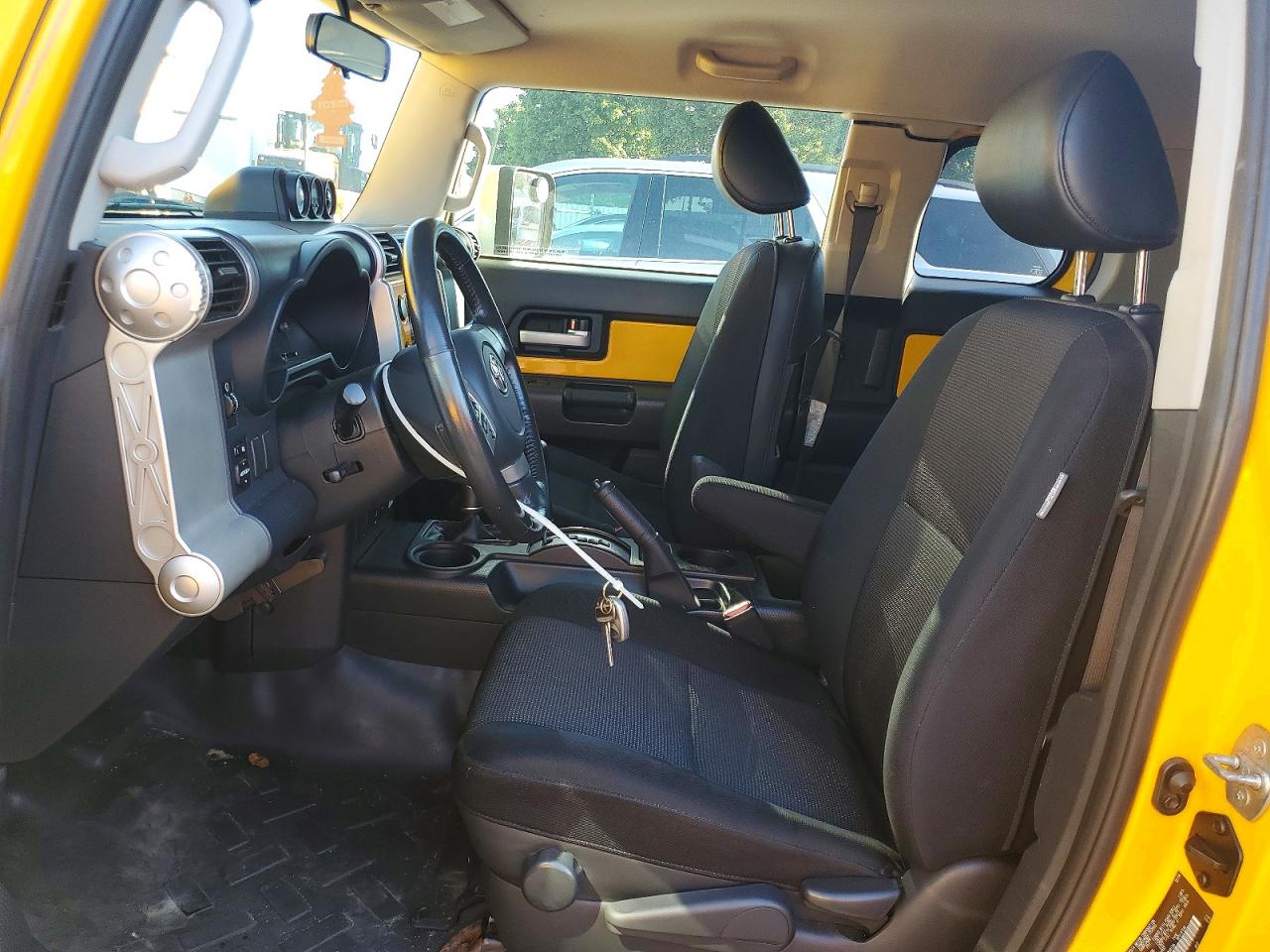 2007 Toyota Fj Cruiser Base Yellow vin: JTEBU11F270004126
