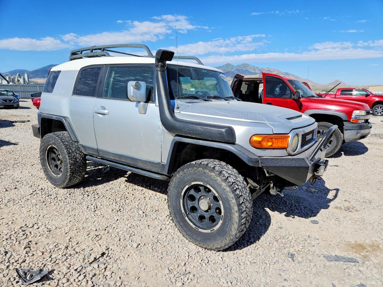 2007 Toyota Fj Cruiser Base Silver vin: JTEBU11F270005289