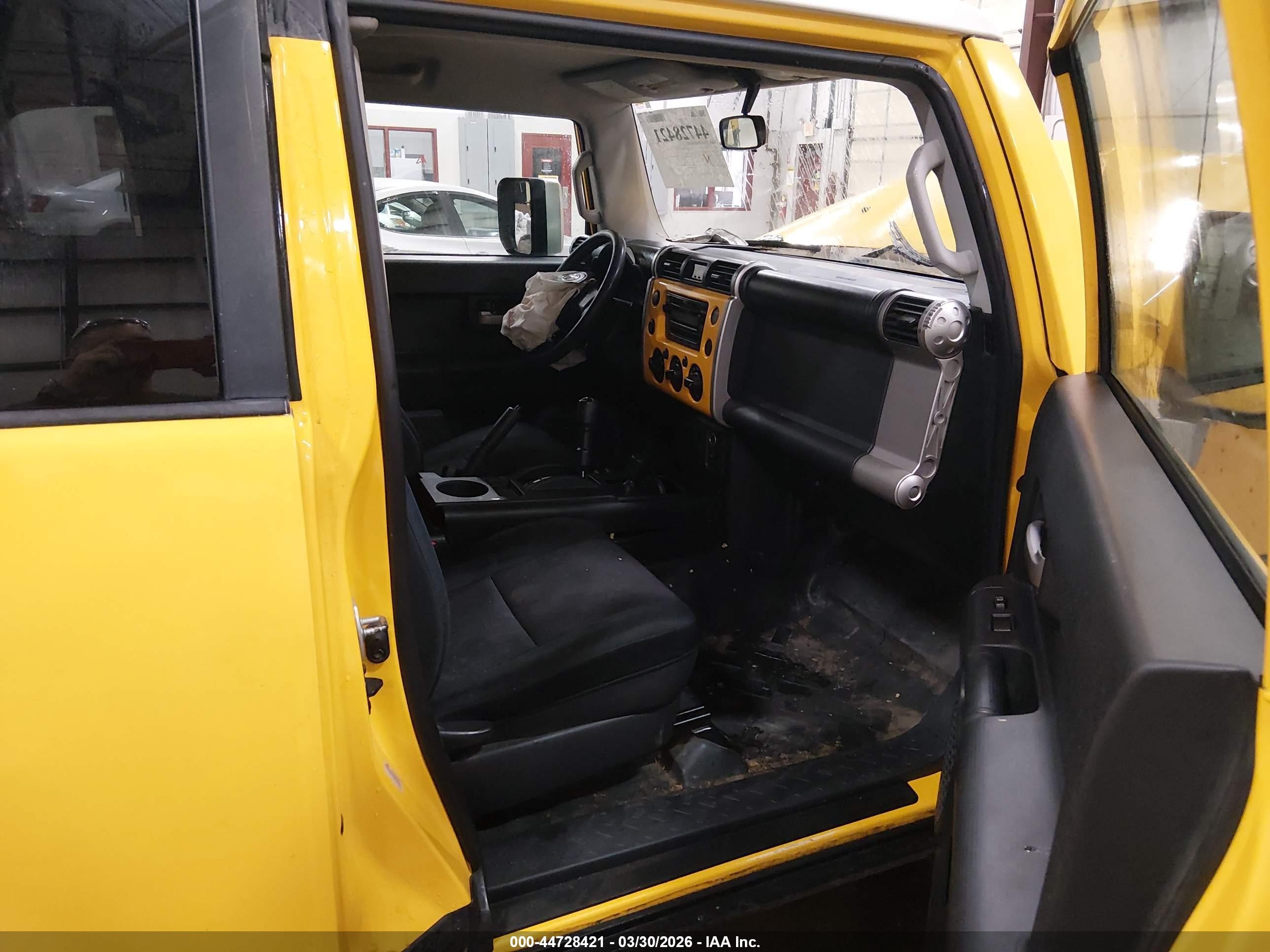 2007 Toyota Fj Cruiser   Yellow vin: JTEBU11F270064908