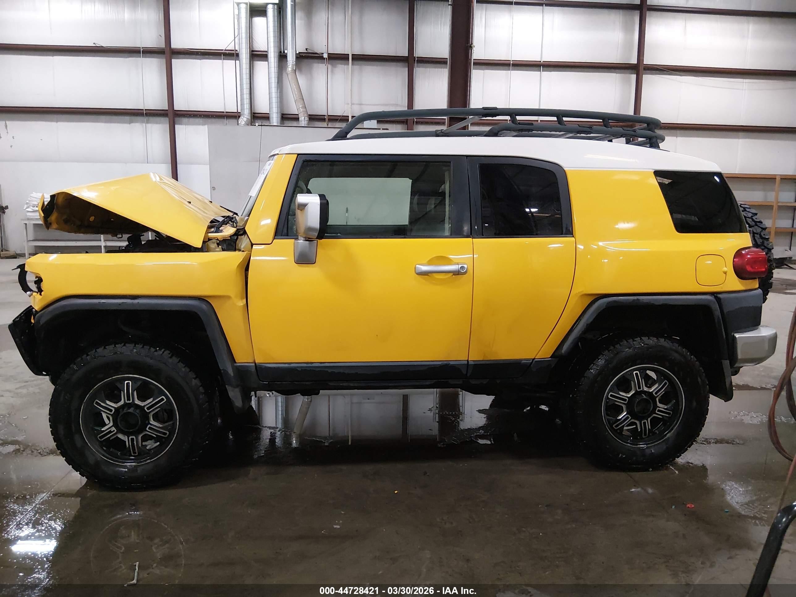 2007 Toyota Fj Cruiser   Yellow vin: JTEBU11F270064908