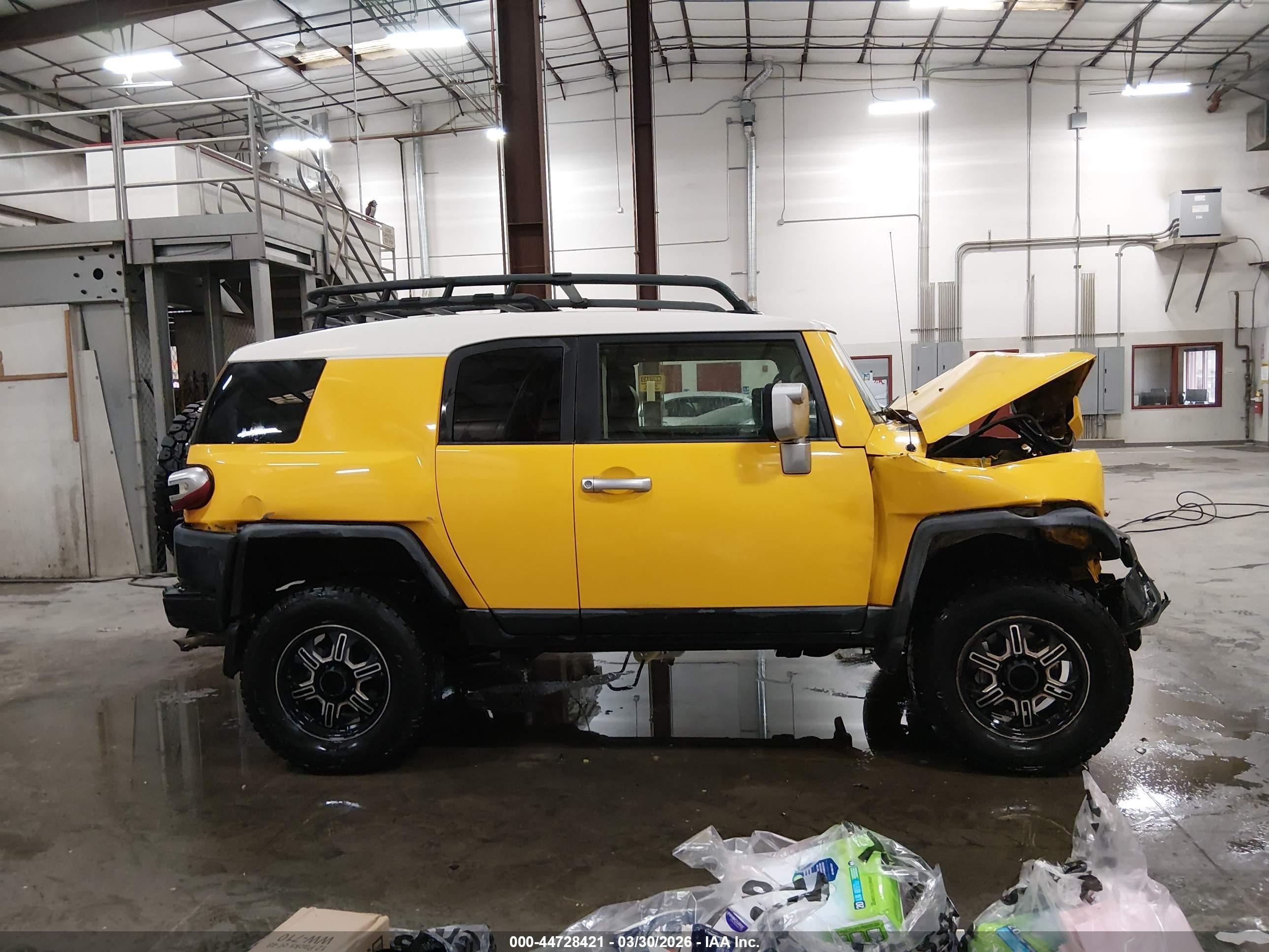 2007 Toyota Fj Cruiser   Yellow vin: JTEBU11F270064908