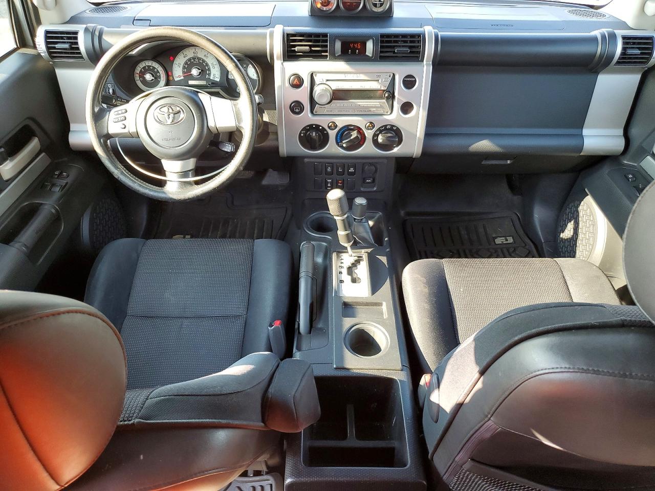 2008 Toyota Fj Cruiser Base Silver vin: JTEBU11F280106480