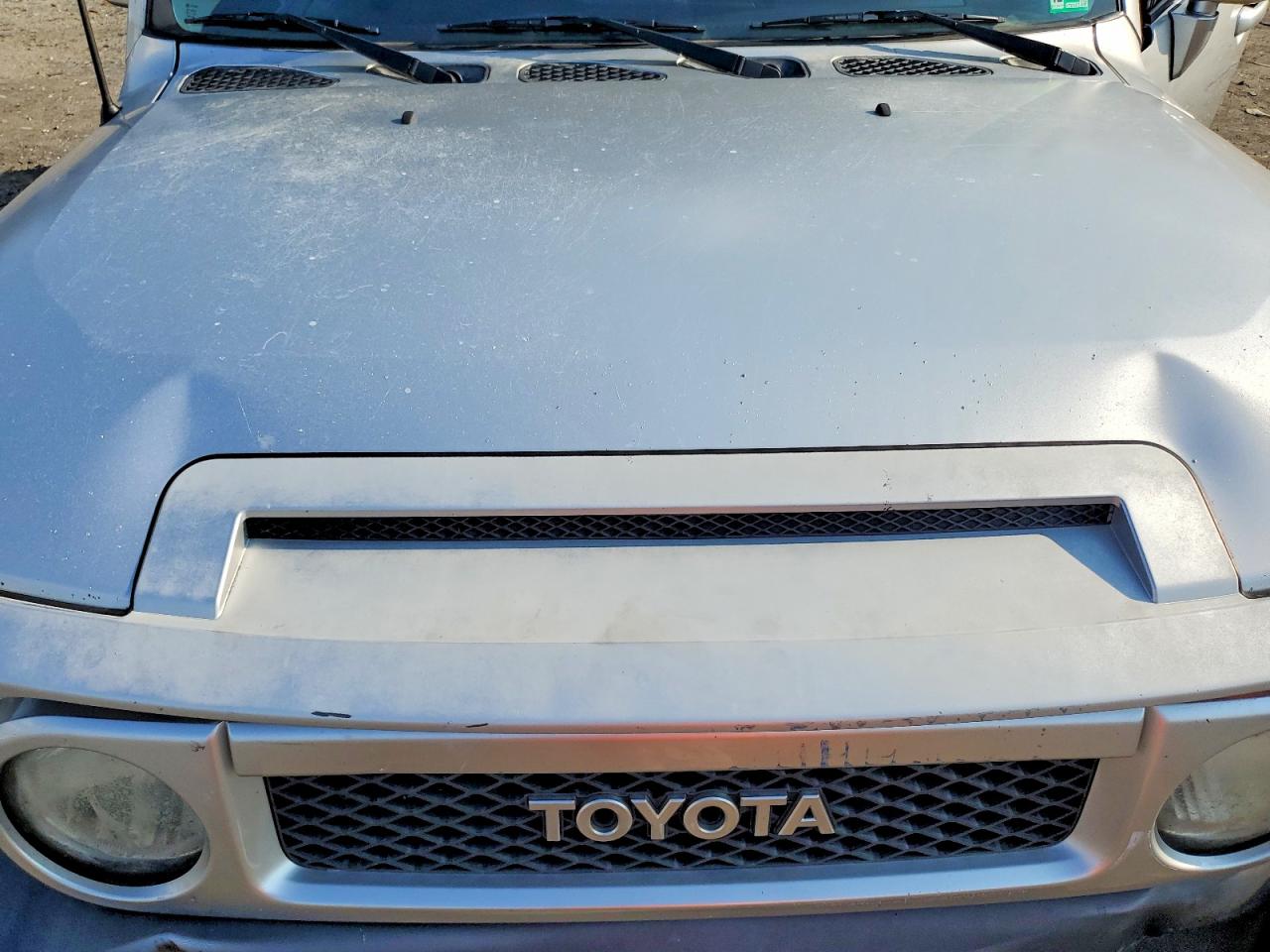 2008 Toyota Fj Cruiser Base Silver vin: JTEBU11F280106480