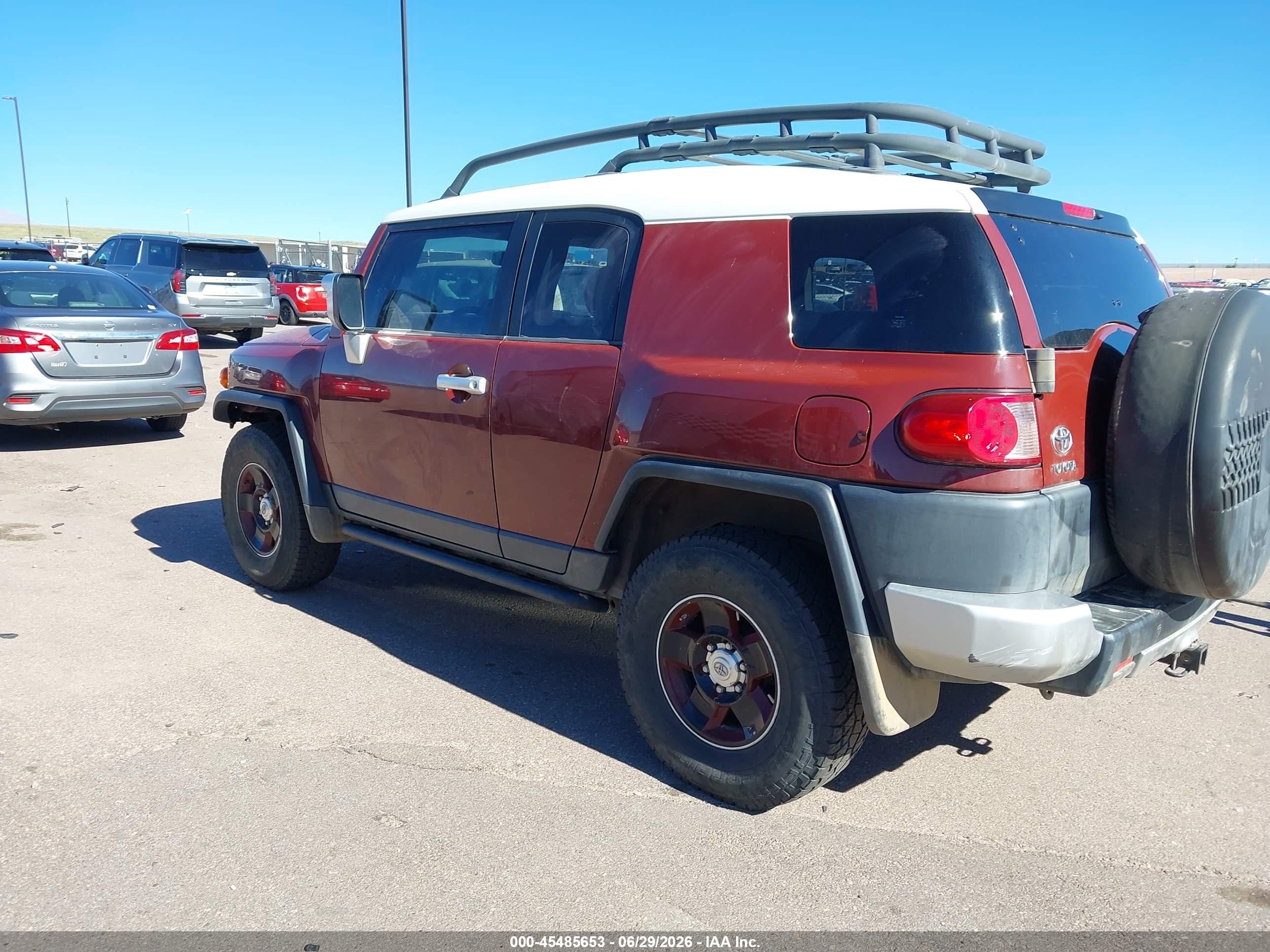 2008 Toyota Fj Cruiser   Red vin: JTEBU11F28K003130