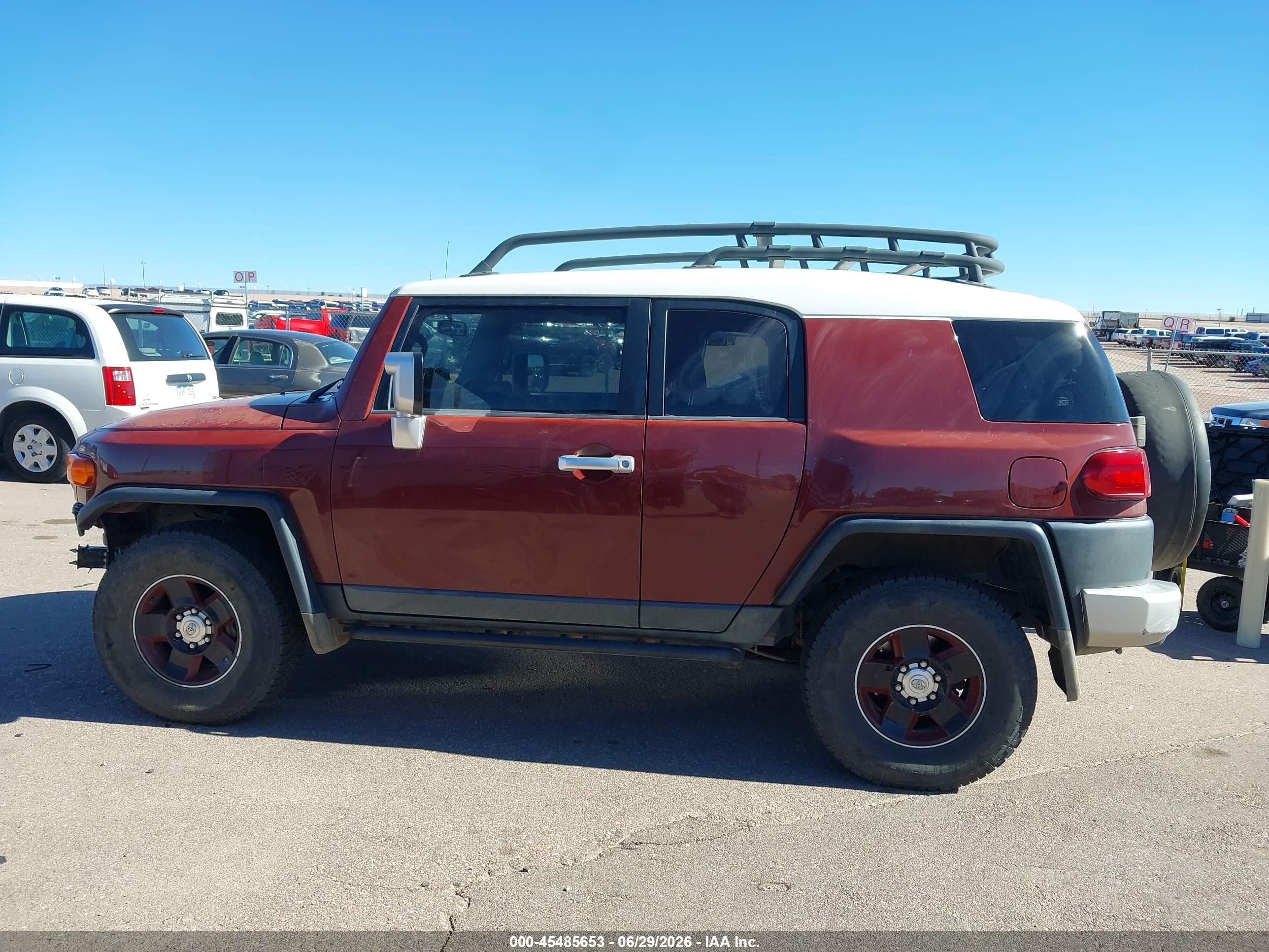 2008 Toyota Fj Cruiser   Red vin: JTEBU11F28K003130