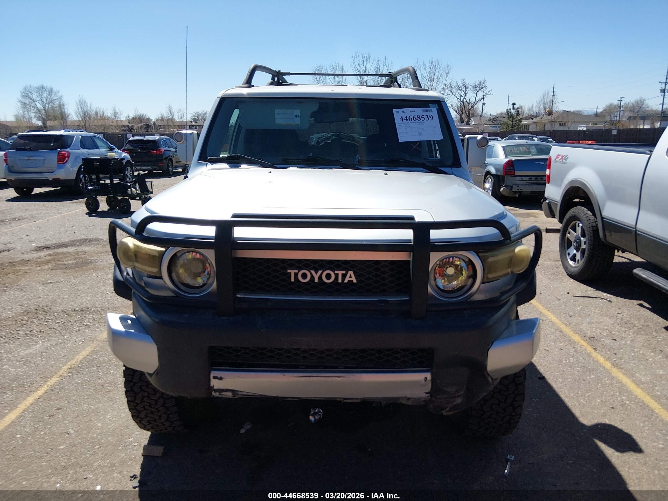 2008 Toyota Fj Cruiser   Серебряный vin: JTEBU11F28K033728